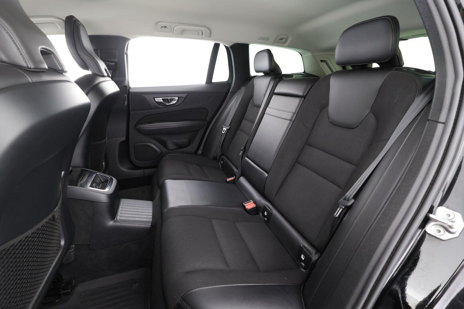 Volvo V60 2021 T6 TwE AWD Inscription Expression aut - | ACC | Koukku | Webasto | Full-LED | Osasähköt | High Performance audio | Puolinahat | P.Kamera | Keyless | Apple&Android | Kahdet Renkaat |