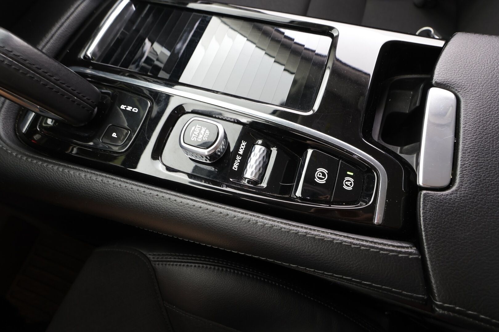 Volvo V60 2021 T6 TwE AWD Inscription Expression aut - | ACC | Koukku | Webasto | Full-LED | Osasähköt | High Performance audio | Puolinahat | P.Kamera | Keyless | Apple&Android | Kahdet Renkaat |