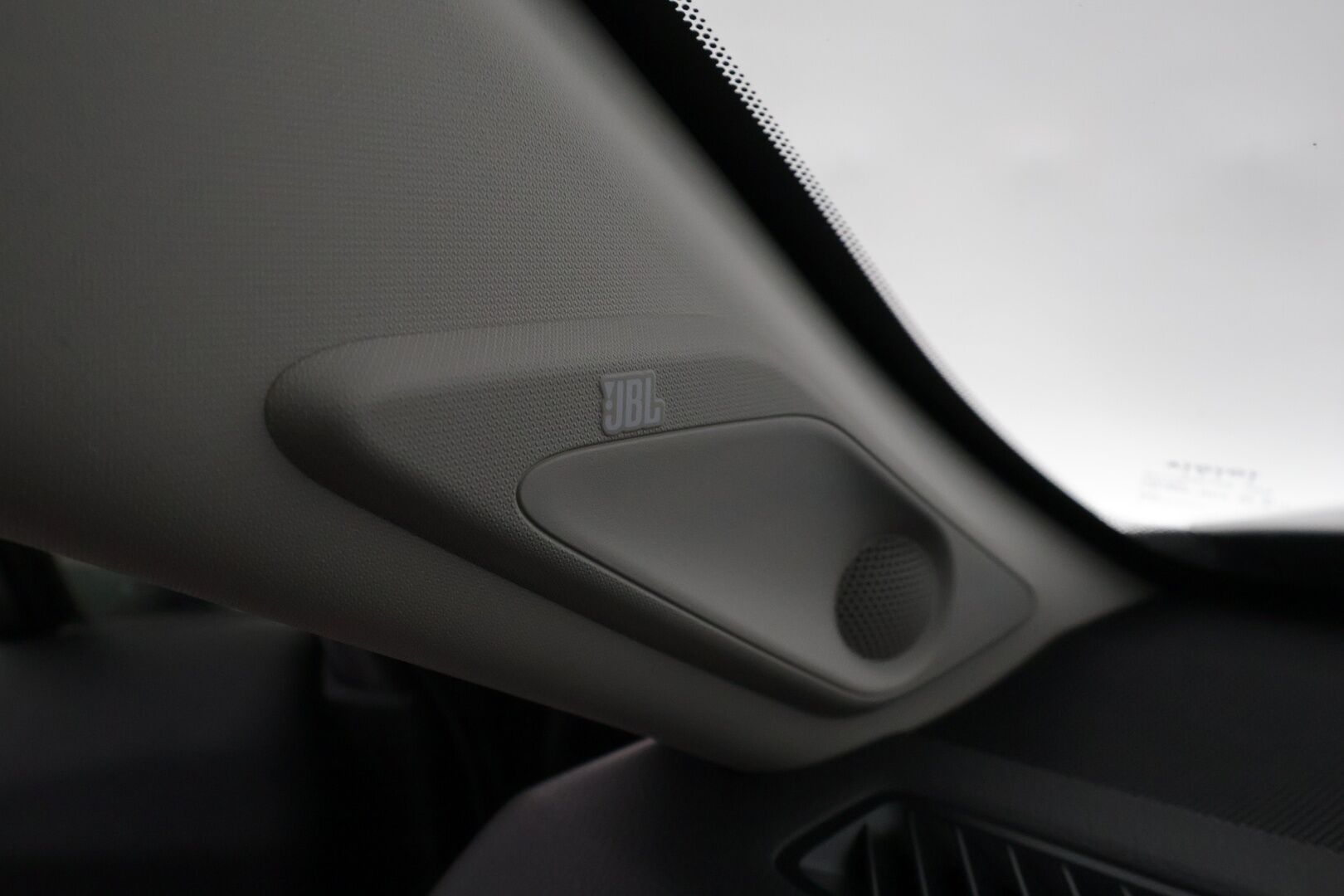 Toyota RAV4 2019 2,5 Hybrid AWD-i Premium Business ** 360° Kamera / Adapt.Vakkari / LED-valot / Koukku / JBL / Ilmastoitu Muistipenkki ** - 3,99 % KORKOTARJOUS TÄHÄN AUTOON - 2x Renkaat