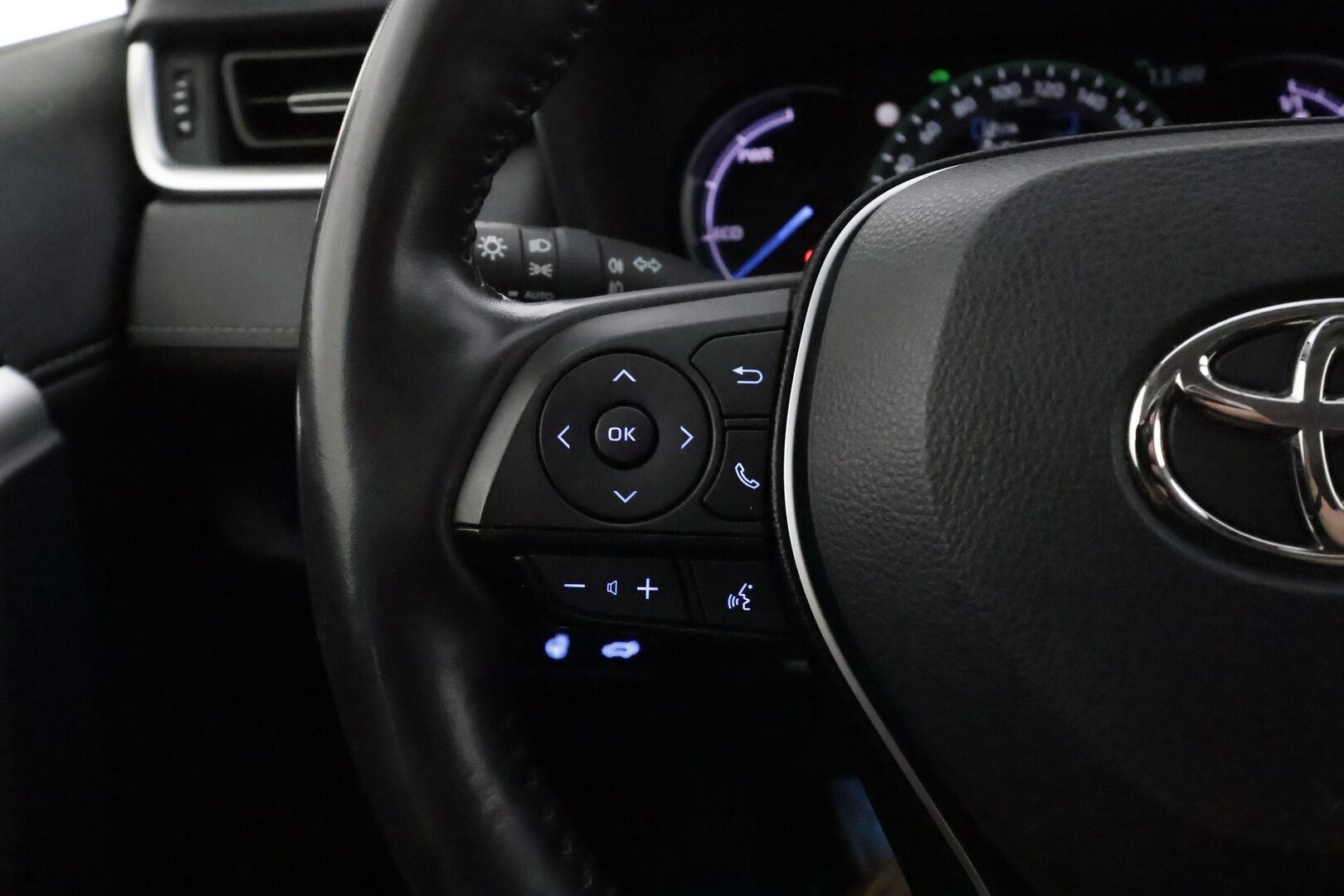 Toyota RAV4 2019 2,5 Hybrid AWD-i Premium Business ** 360° Kamera / Adapt.Vakkari / LED-valot / Koukku / JBL / Ilmastoitu Muistipenkki ** - 3,99 % KORKOTARJOUS TÄHÄN AUTOON - 2x Renkaat