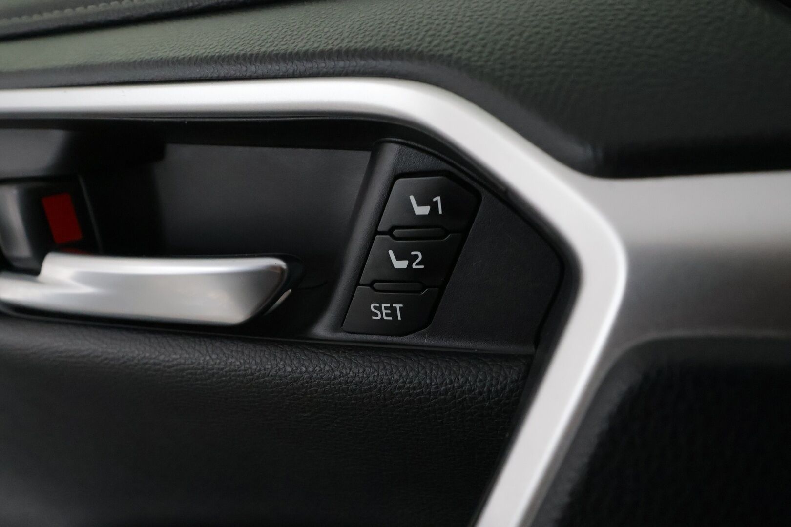 Toyota RAV4 2019 2,5 Hybrid AWD-i Premium Business ** 360° Kamera / Adapt.Vakkari / LED-valot / Koukku / JBL / Ilmastoitu Muistipenkki ** - 3,99 % KORKOTARJOUS TÄHÄN AUTOON - 2x Renkaat