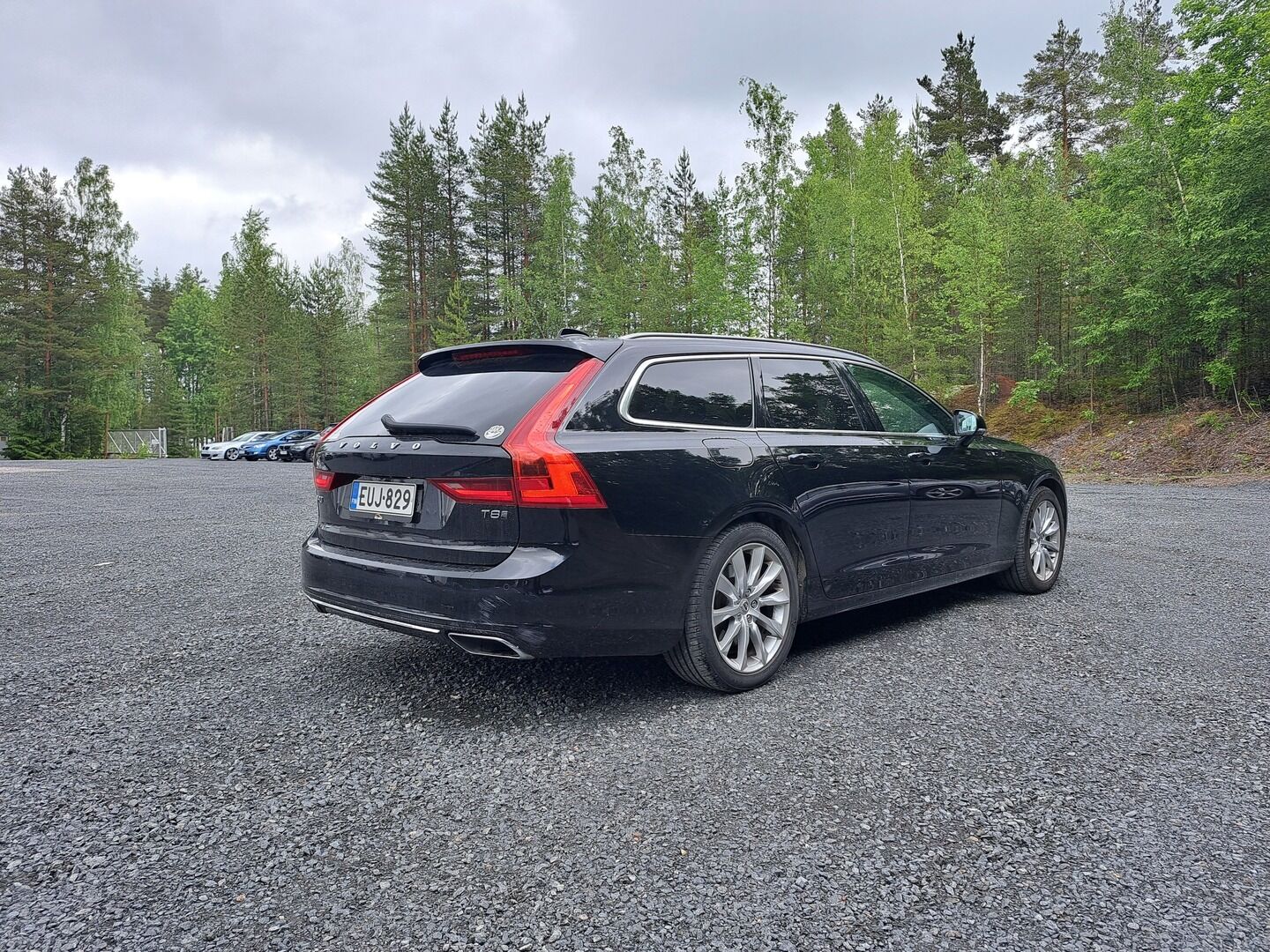 Volvo V90 2020 T8 TwE AWD Momentum aut **Adapt. vakkari / Digimittaristo / P.tutkat / Tulossa!**