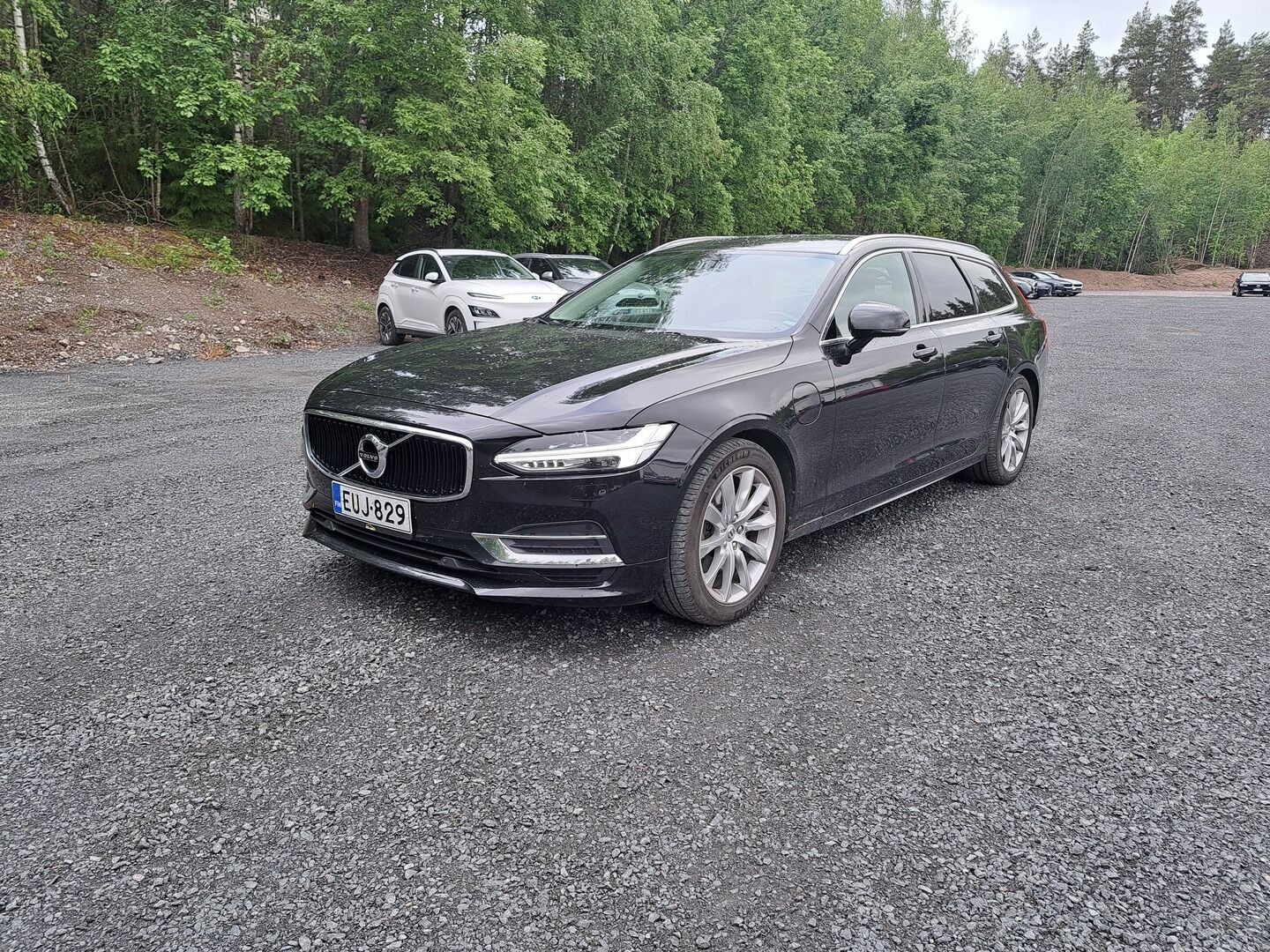 Volvo V90 2020 T8 TwE AWD Momentum aut **Adapt. vakkari / Digimittaristo / P.tutkat / Tulossa!**