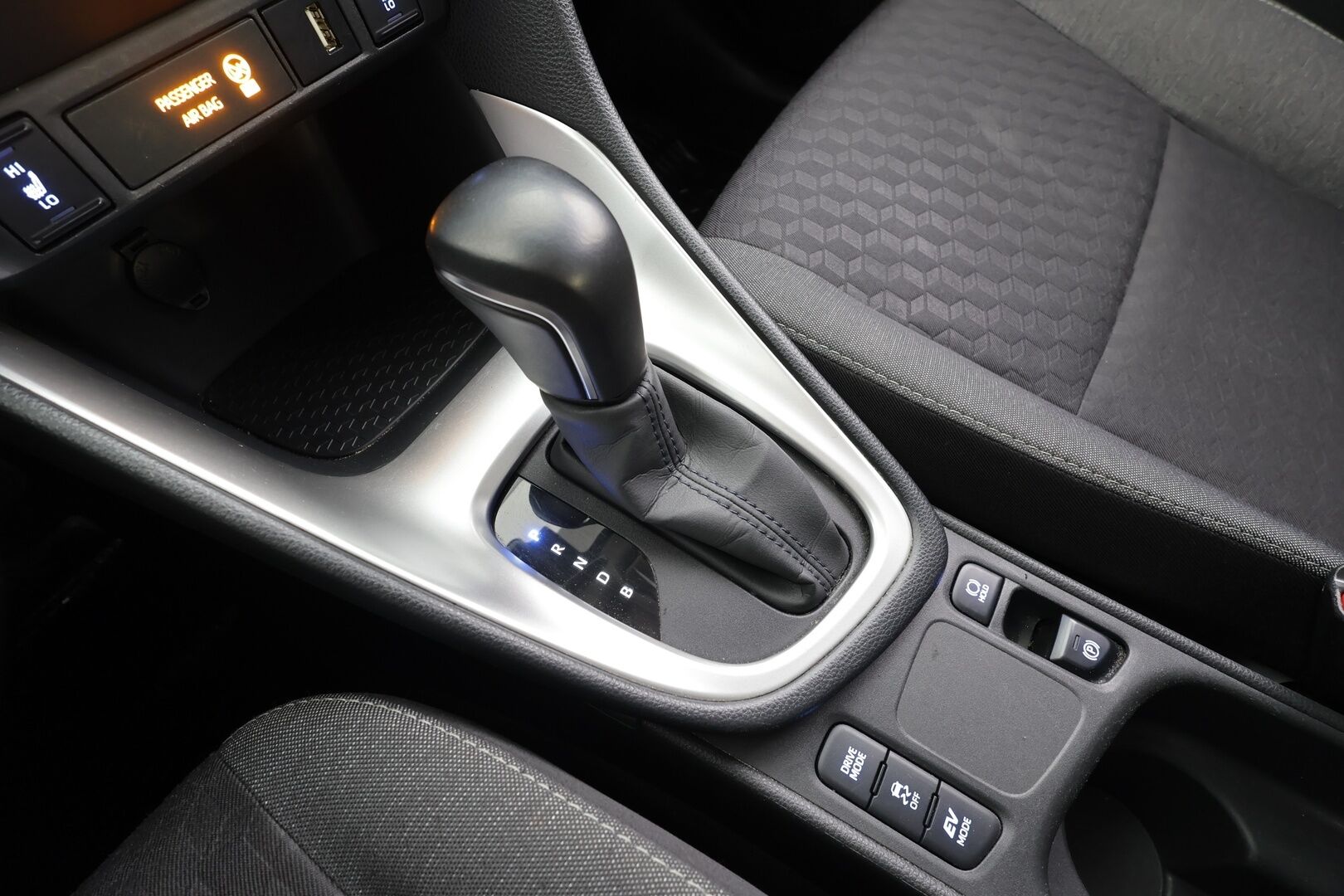 Toyota Yaris 2022 1,5 Hybrid Active * ACC / P.Kamera / Kaistavahti / Apple&Android / Navi / Keyless * - Suomi-auto / Kahdet renkaat aluvanteilla - HULLUT AVAJAISHULINAT KORKOTARJOUS 3,29 %