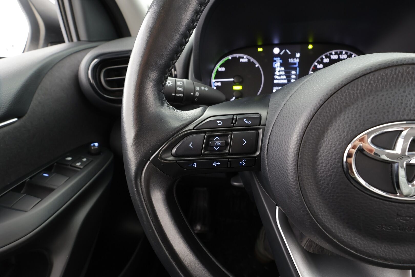 Toyota Yaris 2022 1,5 Hybrid Active * ACC / P.Kamera / Kaistavahti / Apple&Android / Navi / Keyless * - Suomi-auto / Kahdet renkaat aluvanteilla - HULLUT AVAJAISHULINAT KORKOTARJOUS 3,29 %