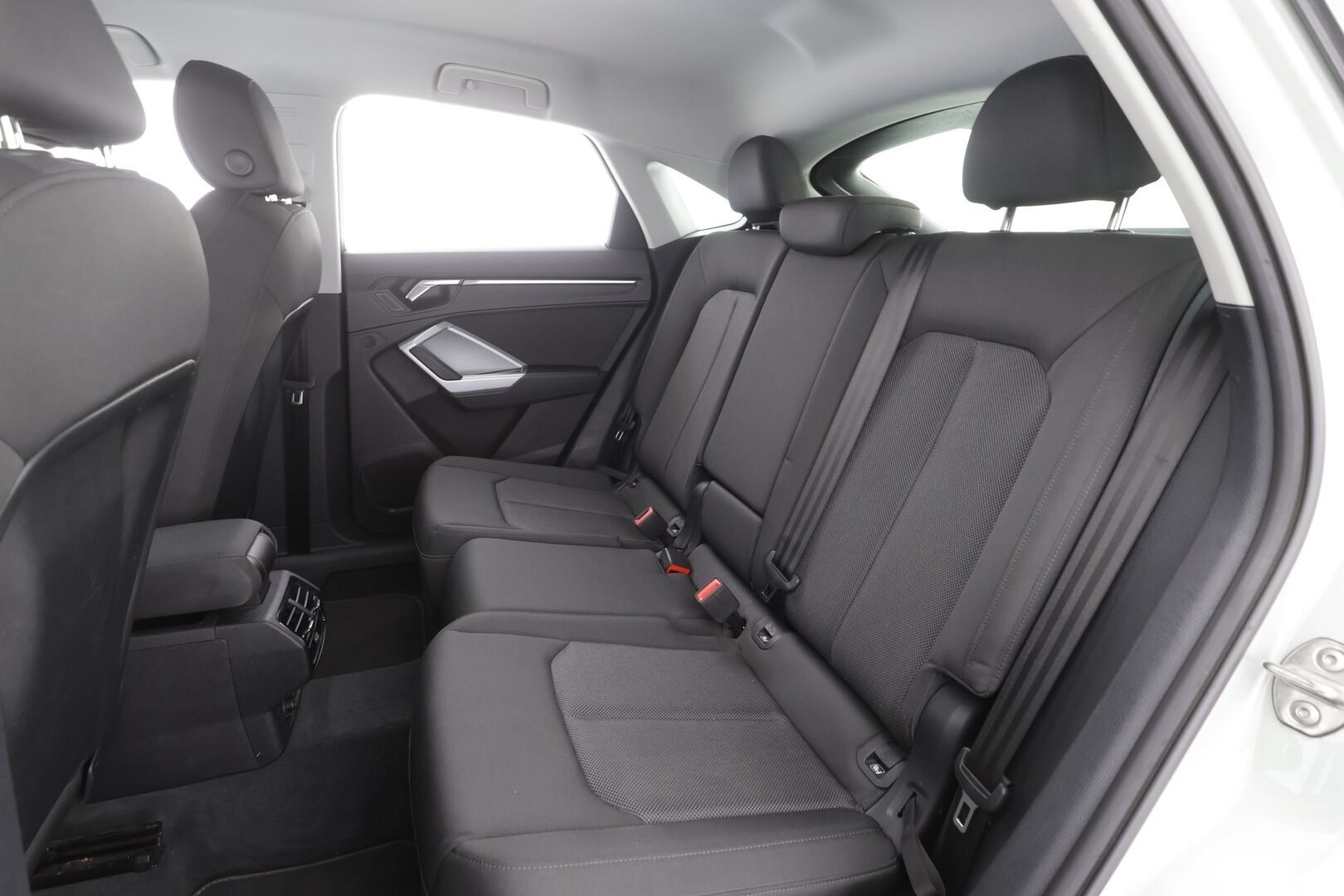Audi Q3 2022 Business 45 TFSI e 180 kW S tronic Electrified Edition - | ACC | LED | P.Kamera | Sporttipenkit | Keyless | Apple&Android | 1.OM Suomi-auto | Kahdet Renkaat | Koti & Kauppalaturi |