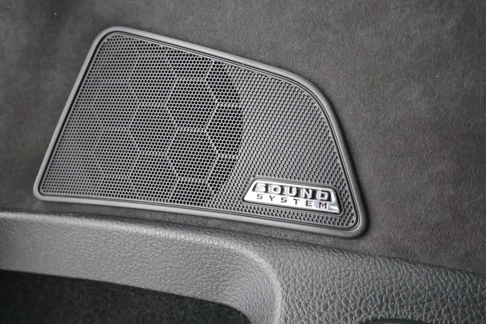 Skoda Superb 2020 Combi 1,4TSI PHEV SportLine iV DSG * Webasto / Koukku / ACC / Matrix-LED / Muistipenkki / P.kamera / Navi * - 2x Latauskaapelit / Kahdet renkaat - HULLUT VÄLIPÄIVÄT KORKOTARJOUS 2,49%