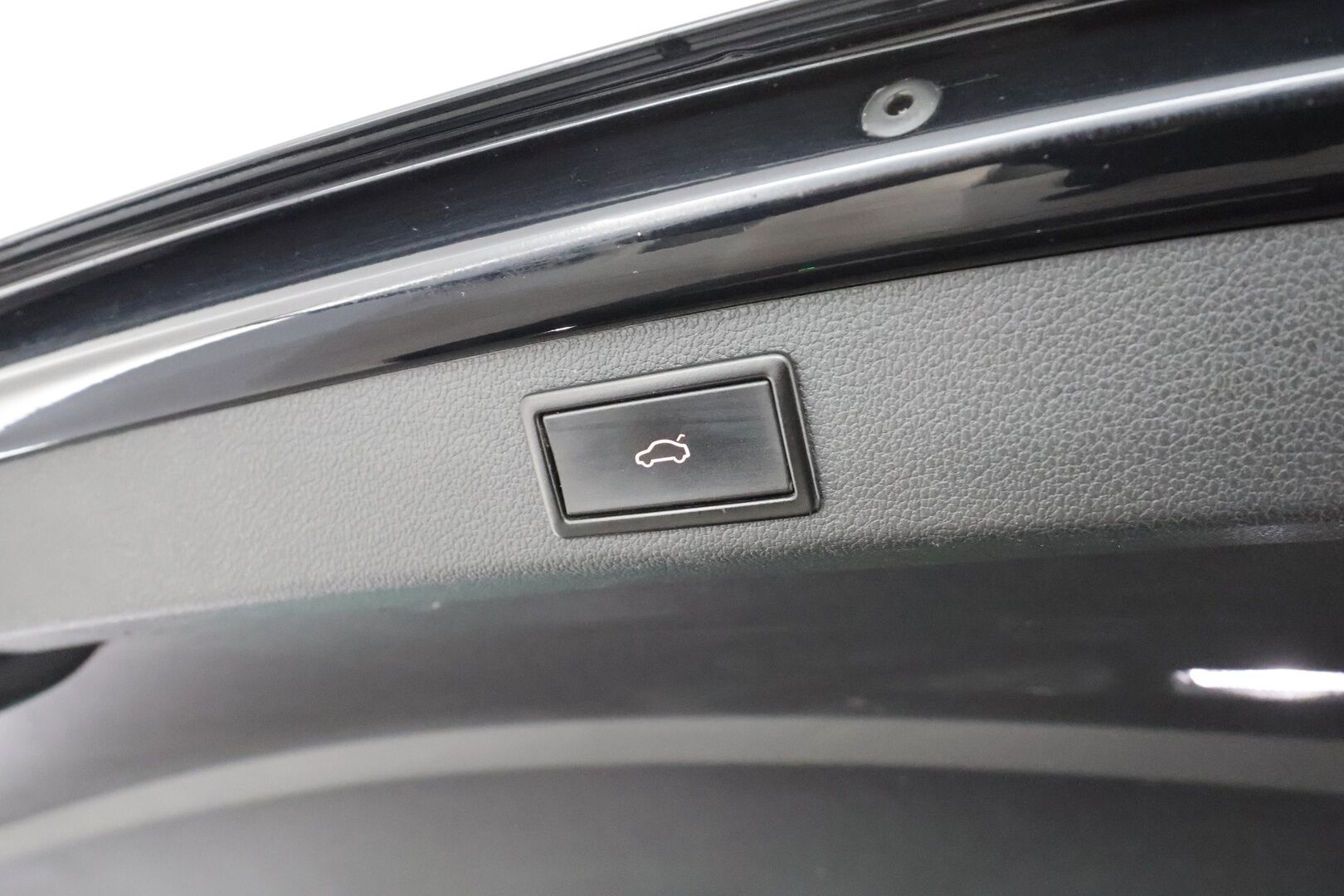 Skoda Superb 2020 Combi 1,4TSI PHEV SportLine iV DSG * Webasto / Koukku / ACC / Matrix-LED / Muistipenkki / P.kamera / Navi * - 2x Latauskaapelit / Kahdet renkaat - HULLUT VÄLIPÄIVÄT KORKOTARJOUS 2,49%