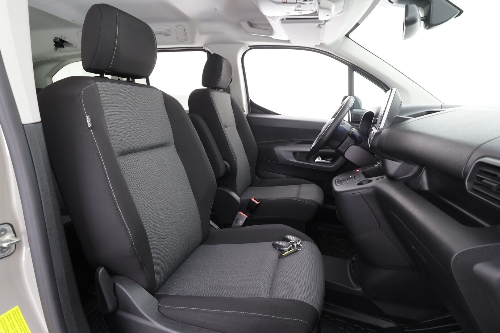 Toyota Proace CITY Verso EV 2022 L2 Premium 50 kWh 7-P - | Suomi-auto | Vakkari |  Koukku | P.Kamera | Navi | Kaistavahti | Digimittaristo | LED-Lisä | Keyless | Apple&Android |