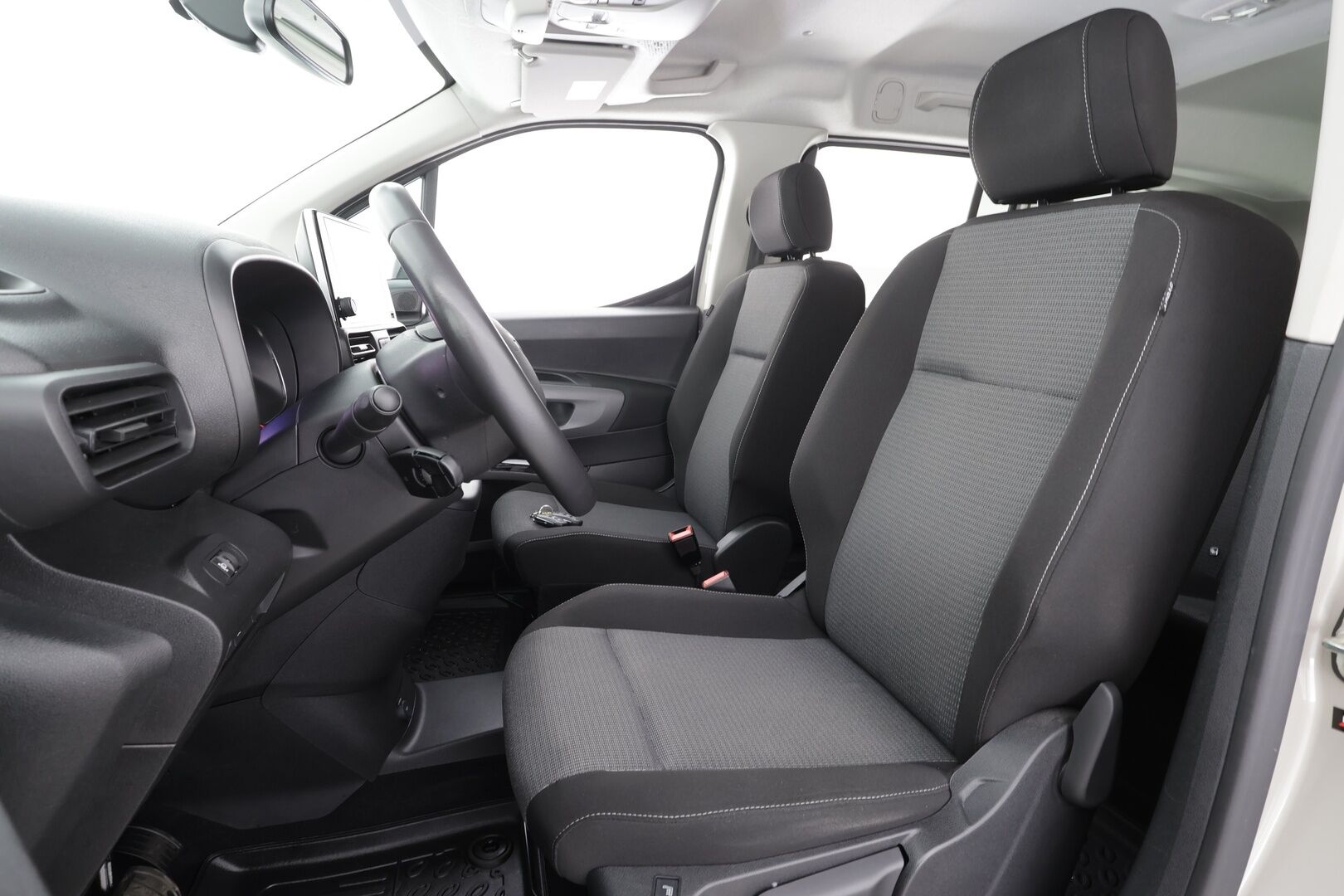 Toyota Proace CITY Verso EV 2022 L2 Premium 50 kWh 7-P - | Suomi-auto | Vakkari |  Koukku | P.Kamera | Navi | Kaistavahti | Digimittaristo | LED-Lisä | Keyless | Apple&Android |
