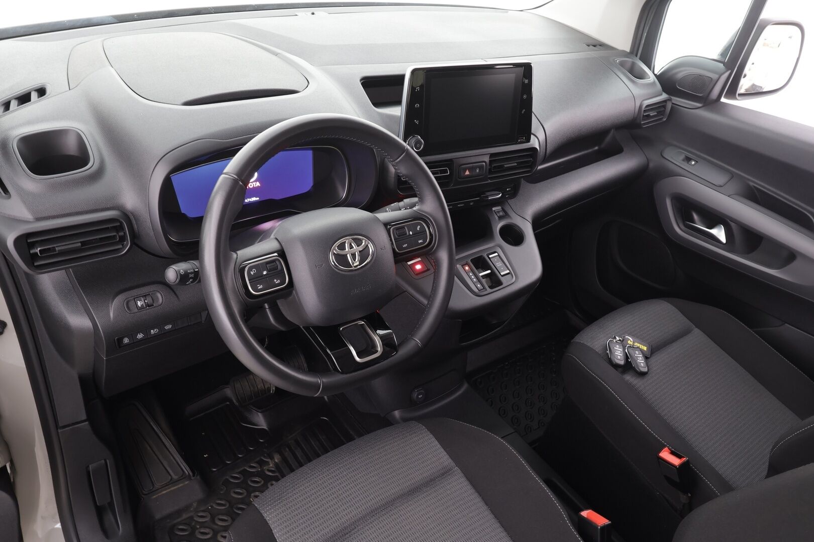 Toyota Proace CITY Verso EV 2022 L2 Premium 50 kWh 7-P - | Suomi-auto | Vakkari |  Koukku | P.Kamera | Navi | Kaistavahti | Digimittaristo | LED-Lisä | Keyless | Apple&Android |