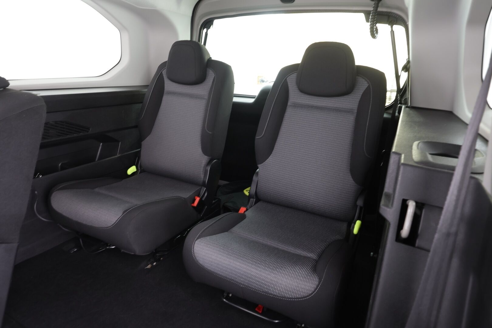 Toyota Proace CITY Verso EV 2022 L2 Premium 50 kWh 7-P - | Suomi-auto | Vakkari |  Koukku | P.Kamera | Navi | Kaistavahti | Digimittaristo | LED-Lisä | Keyless | Apple&Android |