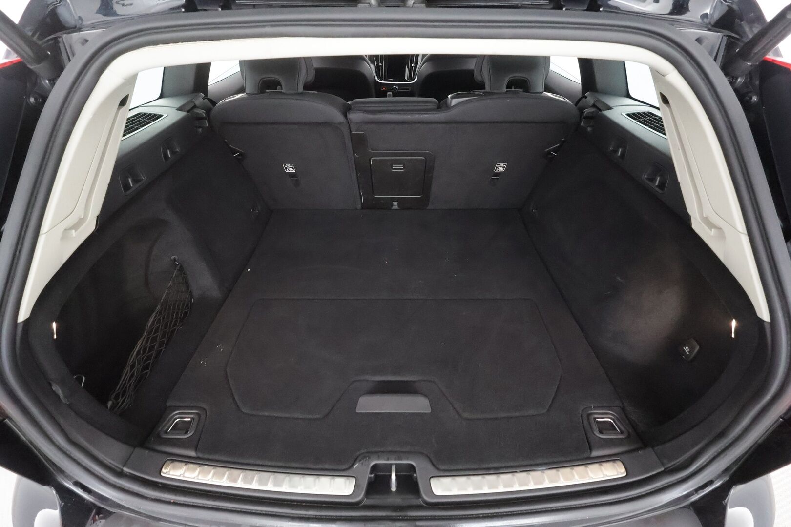 Volvo V60 2023 B3 MHEV Business Core DCT aut - Pilot assist | Webasto | Full-LED | Kamera | High Performance LED | Keyless | Apple&Android | Suomi-auto | Kahdet Renkaat 