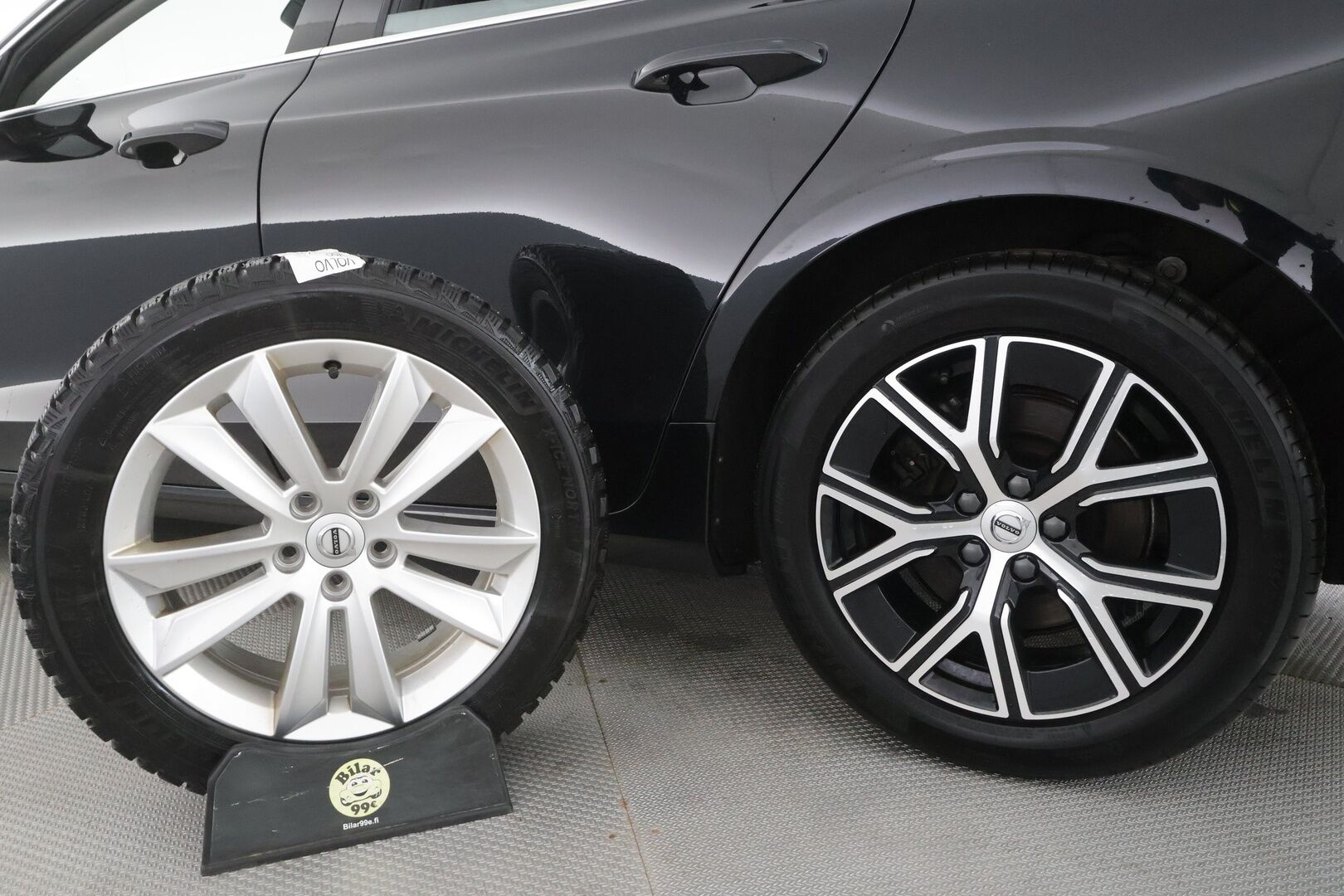 Volvo V60 2023 B3 MHEV Business Core DCT aut - | Pilot assist | Webasto | Full-LED | P.Kamera | High Performance LED | Keyless | Apple&Android | Suomi-auto | Kahdet Renkaat |