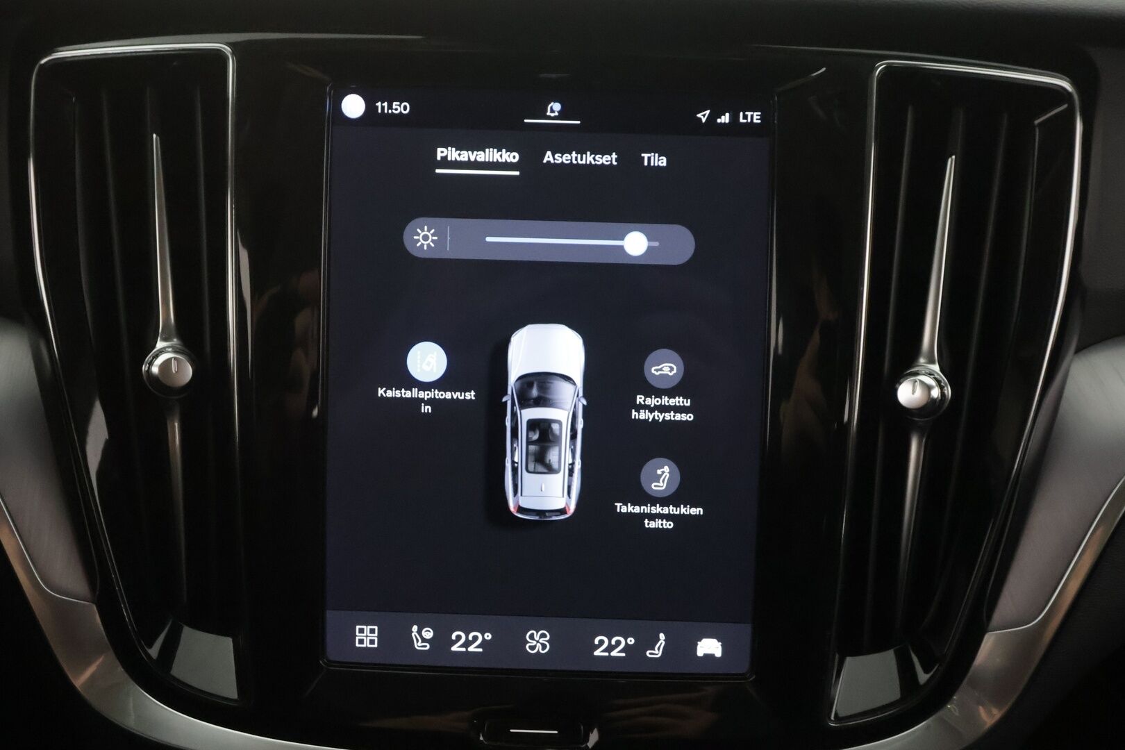 Volvo V60 2023 B3 MHEV Business Core DCT aut - | Pilot assist | Webasto | Full-LED | P.Kamera | High Performance LED | Keyless | Apple&Android | Suomi-auto | Kahdet Renkaat |