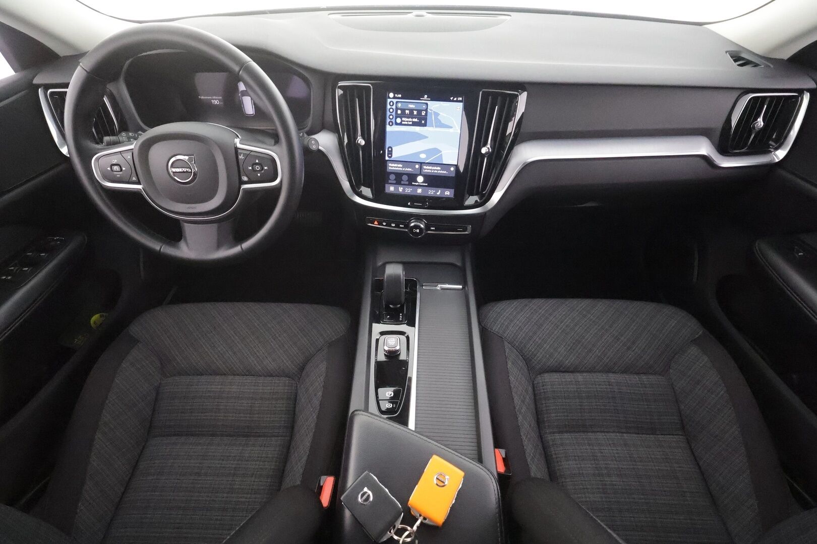 Volvo V60 2023 B3 MHEV Business Core DCT aut - | Pilot assist | Webasto | Full-LED | P.Kamera | High Performance LED | Keyless | Apple&Android | Suomi-auto | Kahdet Renkaat |