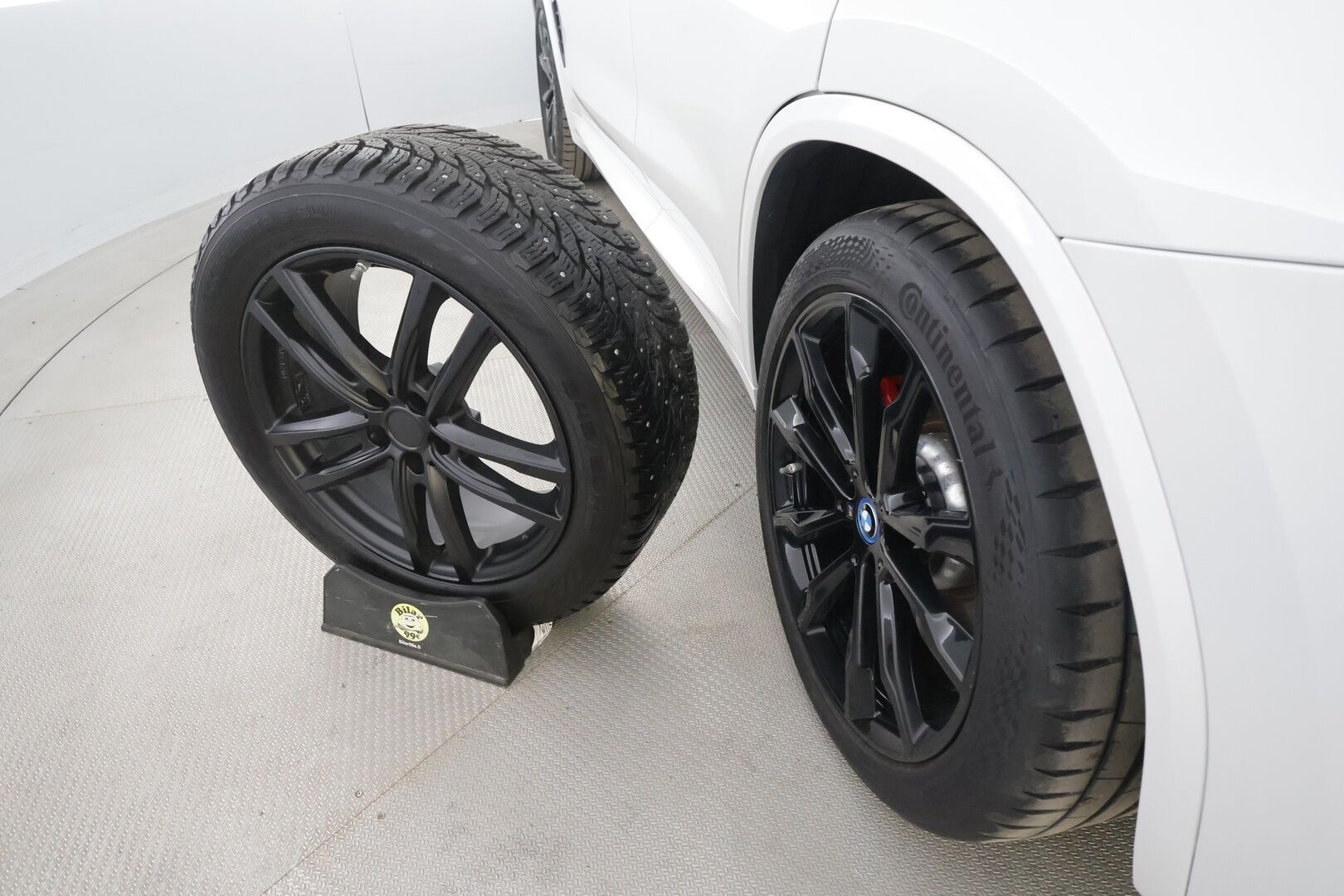 BMW X3 2022 G01 xDrive 30e A Charged Edition M Sport - Facelift | 1OM Suomiauto | Punainen Nahkasisusta | Panoraama | HiFi | Peruutuskamera |  LED | 2x Renkaat Aluvantein | MY22 Facelift | UPEA!!