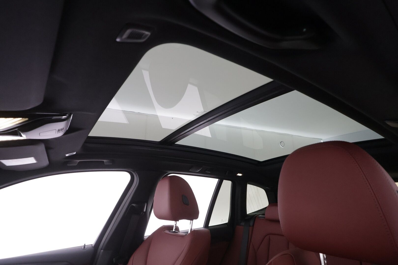 BMW X3 2022 G01 xDrive 30e A Charged Edition M Sport - Facelift | 1OM Suomiauto | Punainen Nahkasisusta | Panoraama | HiFi | Peruutuskamera |  LED | 2x Renkaat Aluvantein | MY22 Facelift | UPEA!!