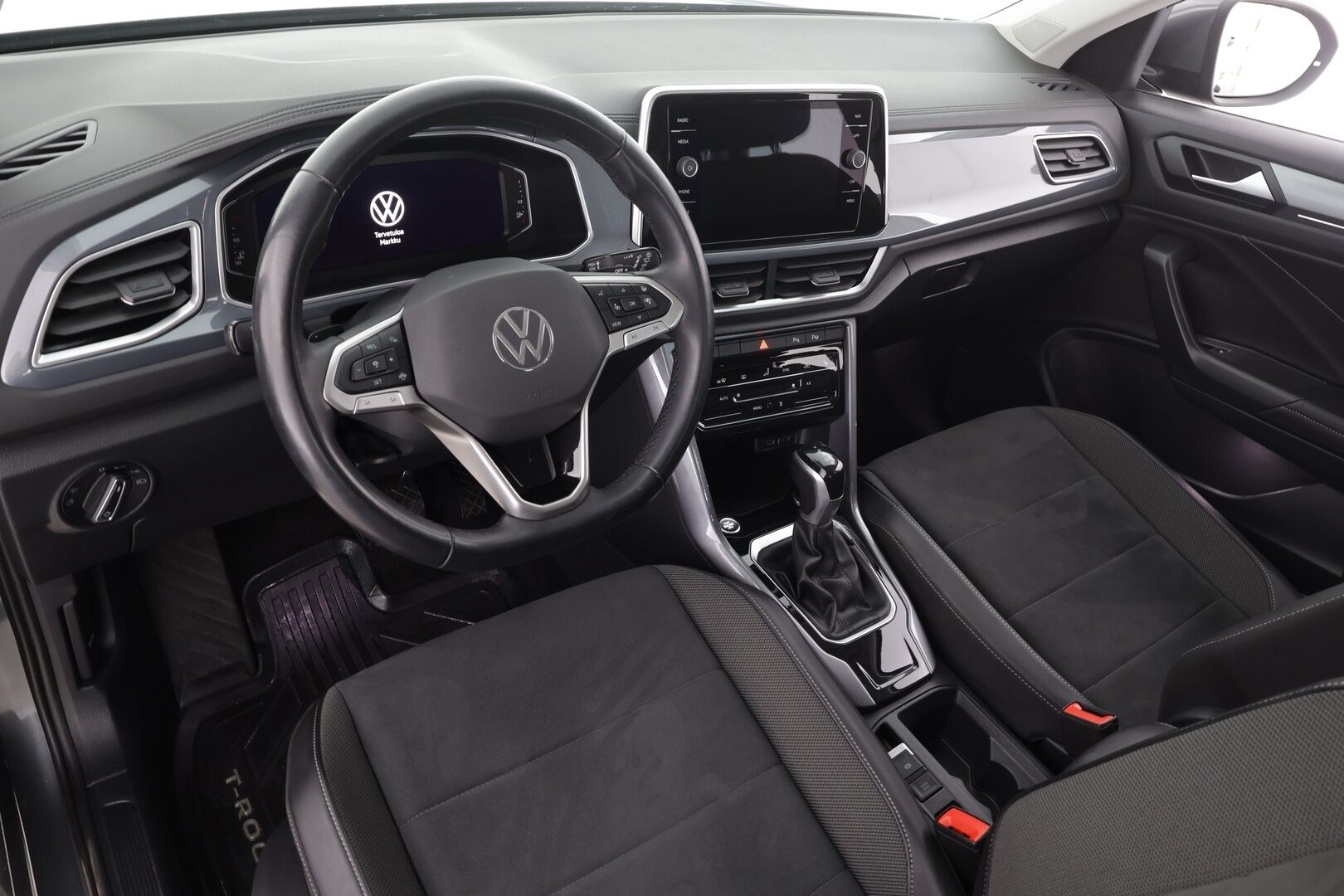 Volkswagen T-Roc 2023 Style Business 1,5 TSI EVO 110 kW DSG * ACC / P.tutkat / Webasto / IQ.Light / Digimittaristo / Facelift * - Suomi-auto / Kahdet renkaat aluvanteilla / Merkkihuollettu - HULLUT VÄLIPÄIVÄT KORKOTARJOUS 2,49%