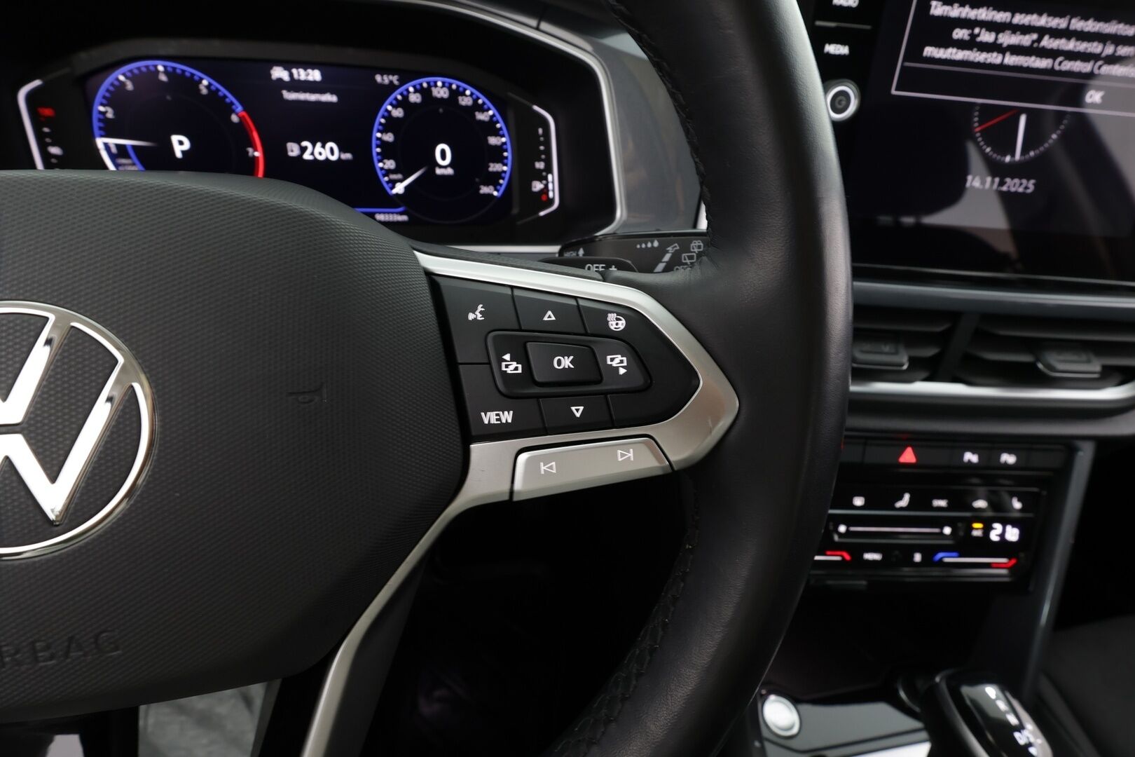 Volkswagen T-Roc 2023 Style Business 1,5 TSI EVO 110 kW DSG * ACC / P.tutkat / Webasto / IQ.Light / Digimittaristo / Facelift * - Suomi-auto / Kahdet renkaat aluvanteilla / Merkkihuollettu