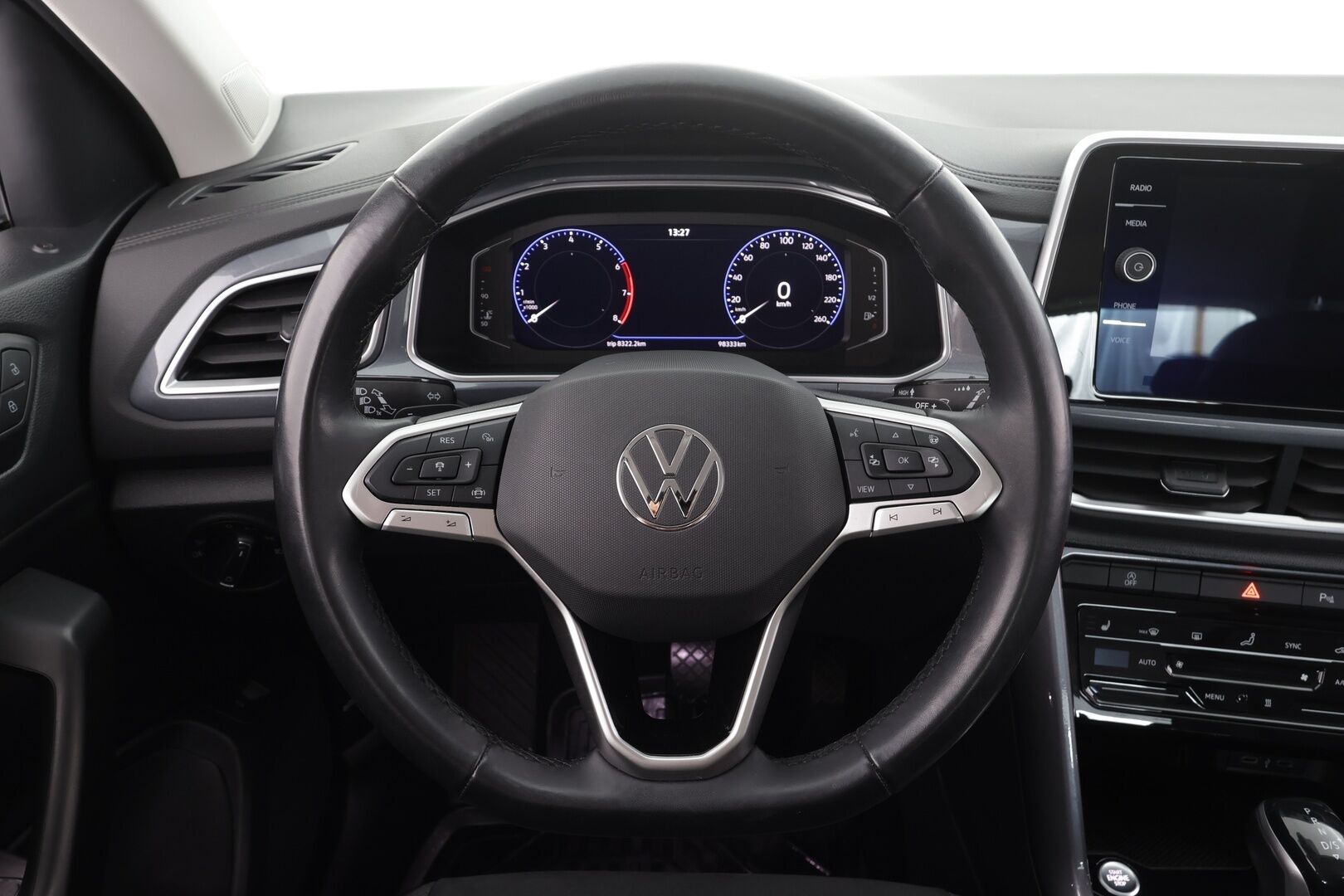 Volkswagen T-Roc 2023 Style Business 1,5 TSI EVO 110 kW DSG * ACC / P.tutkat / Webasto / IQ.Light / Digimittaristo / Facelift * - Suomi-auto / Kahdet renkaat aluvanteilla / Merkkihuollettu - HULLUT VÄLIPÄIVÄT KORKOTARJOUS 2,49%