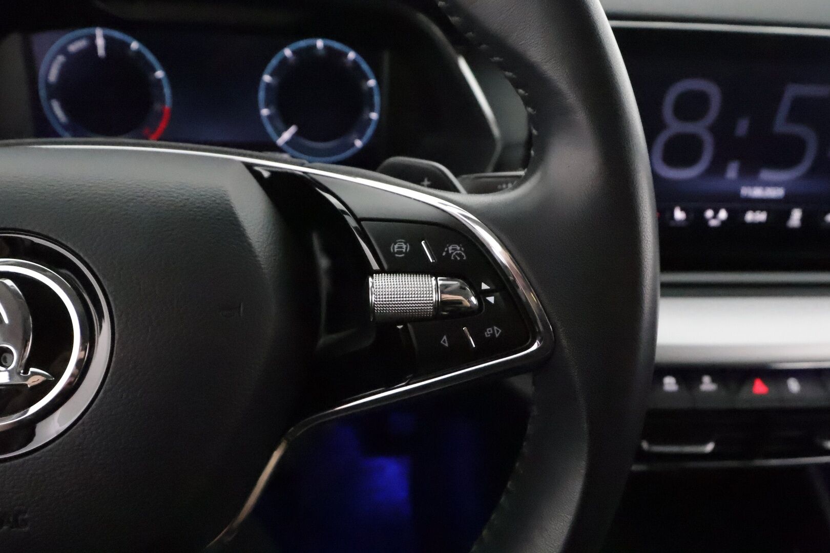 Skoda Octavia 2021 Combi 1,4 TSI PHEV Style iV DSG **HUD / Adapt.Vakkari / Matrix-LED / P.kamera / Muistipenkit / Navi / Keyless**. - 2x Latauskaapelit / Kahdet Renkaat