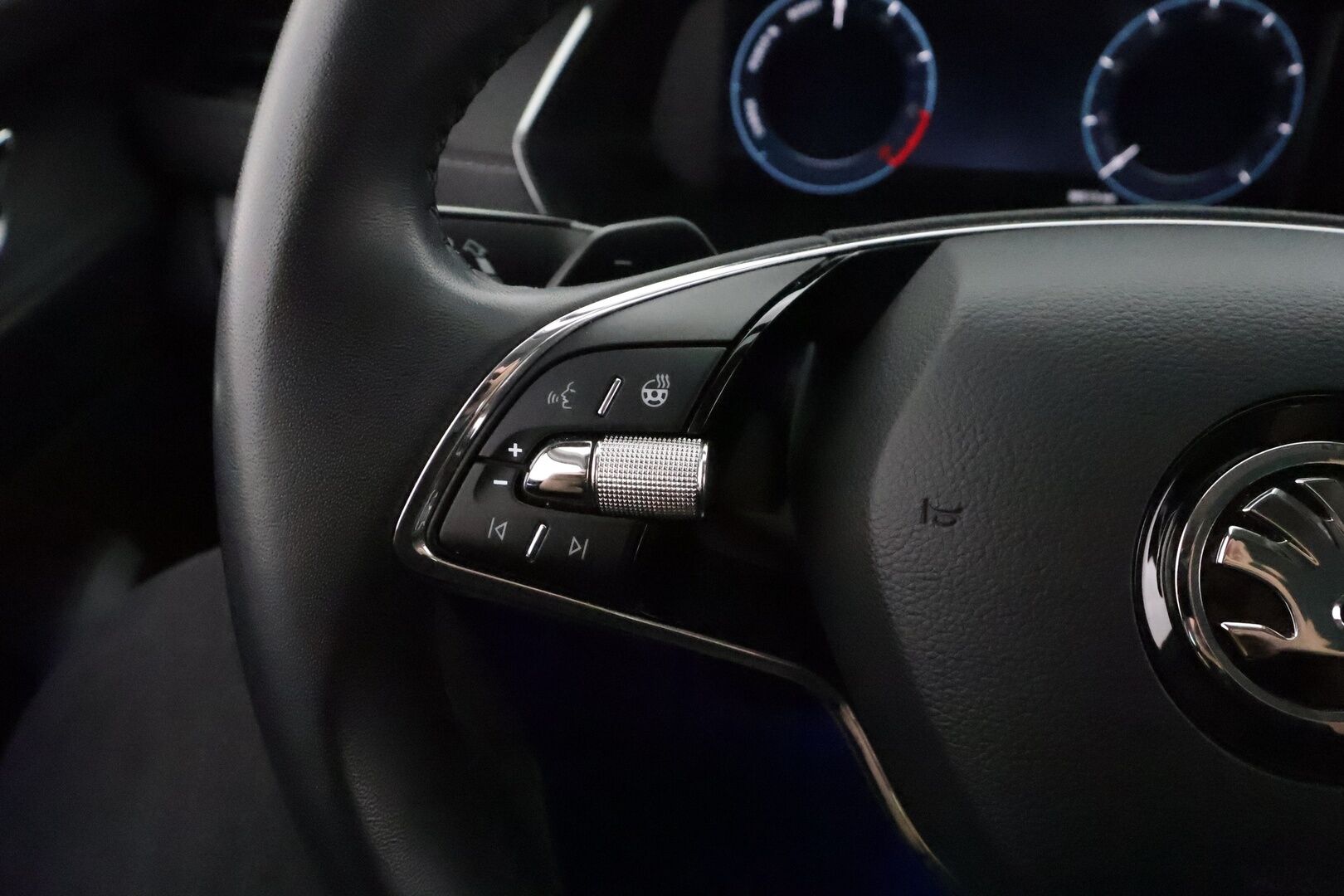 Skoda Octavia 2021 Combi 1,4 TSI PHEV Style iV DSG **HUD / Adapt.Vakkari / Matrix-LED / P.kamera / Muistipenkit / Navi / Keyless**. - 2x Latauskaapelit / Kahdet Renkaat
