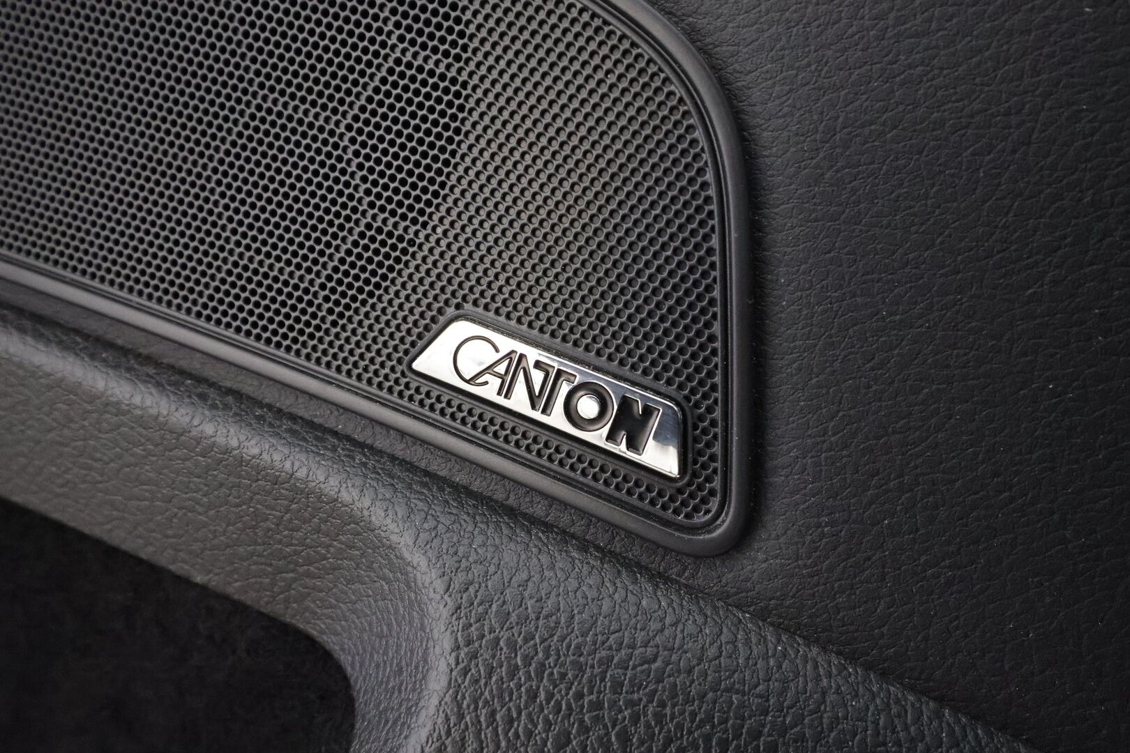 Skoda Superb 2020 Combi 2,0 TDI 190 4x4 Style BusinessLine DSG * ACC / Webasto / Canton / Nahkasisusta / Matrix-LED / Koukku / Keyless * - Kahdet renkaat aluvanteilla / Merkkihuollot