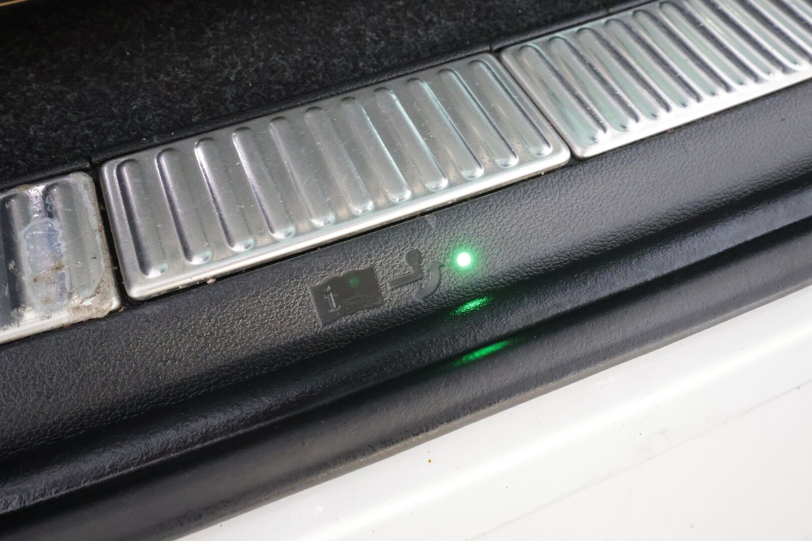 Skoda Superb 2020 Combi 2,0 TDI 190 4x4 Style BusinessLine DSG * ACC / Webasto / Canton / Nahkasisusta / Matrix-LED / Koukku / Keyless * - Kahdet renkaat aluvanteilla / Merkkihuollot