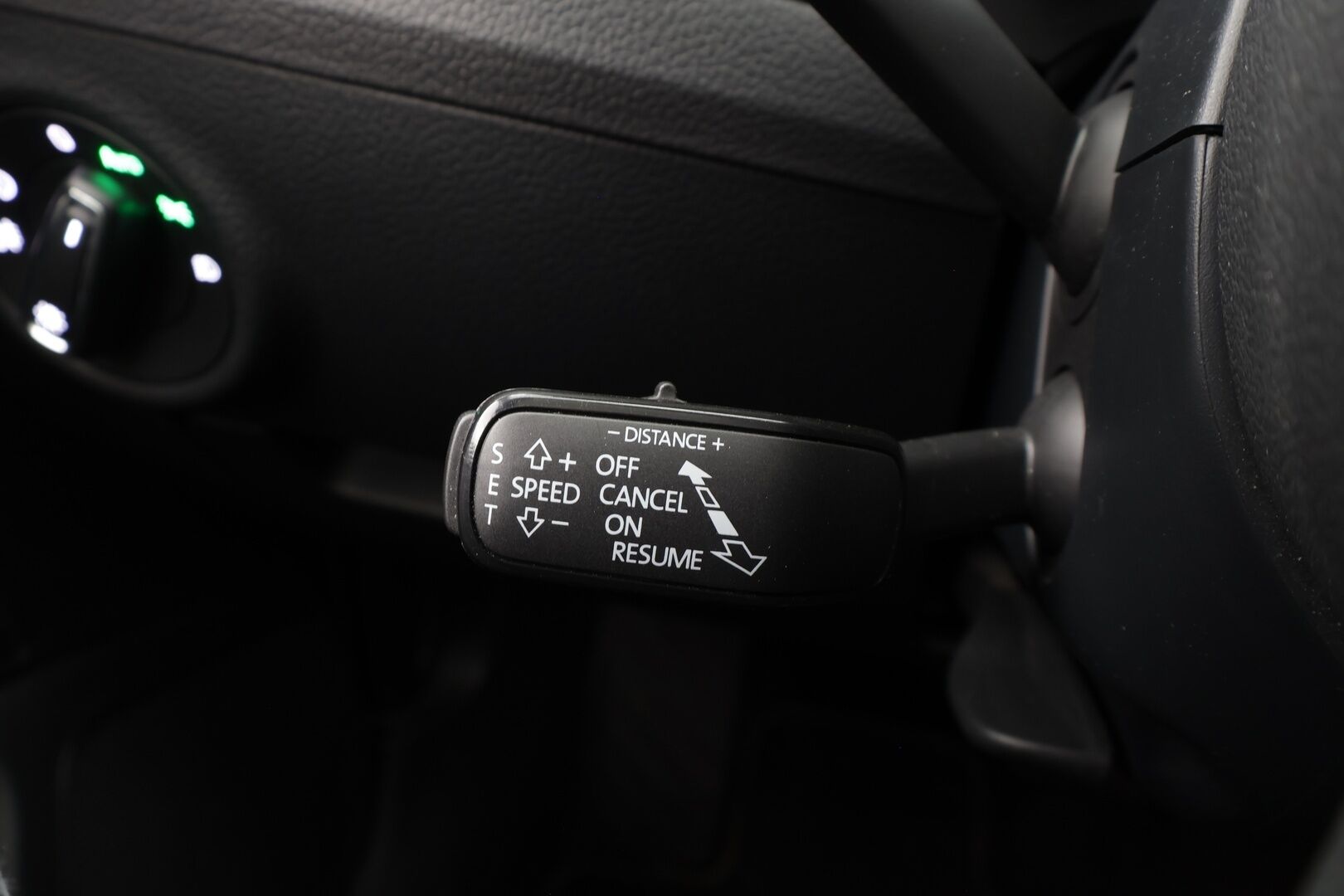 Skoda Superb 2020 Combi 2,0 TDI 190 4x4 Style BusinessLine DSG * ACC / Webasto / Canton / Nahkasisusta / Matrix-LED / Koukku / Keyless * - Kahdet renkaat aluvanteilla / Merkkihuollot