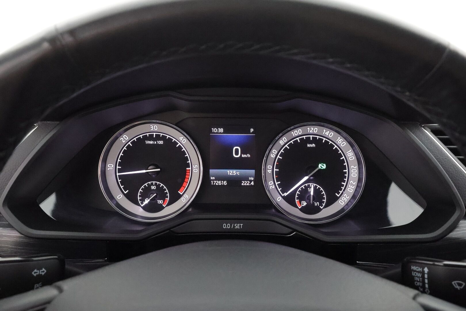 Skoda Superb 2020 Combi 2,0 TDI 190 4x4 Style BusinessLine DSG * ACC / Webasto / Canton / Nahkasisusta / Matrix-LED / Koukku / Keyless * - Kahdet renkaat aluvanteilla / Merkkihuollot