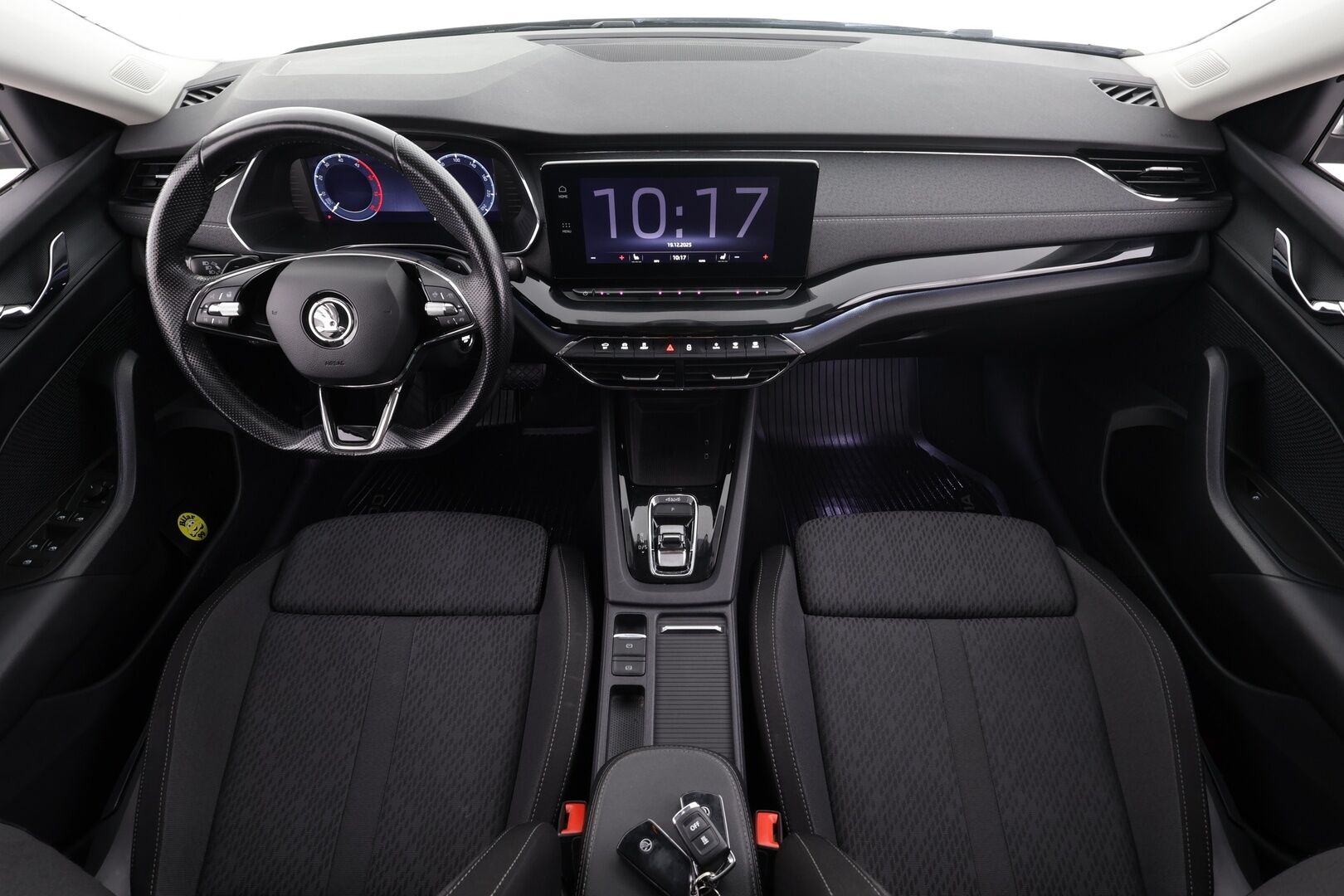 Skoda Octavia 2022 Combi 2.0 TDI 150 4x4 Style DSG . *  ACC  /  Webasto / Matrix LED  /  P.Kamera  /  Koukku  /  Hierovat penkit / Navi * - Suomi-auto / Merkkihuollettu / Kahdet renkaat / Juuri katsastettu