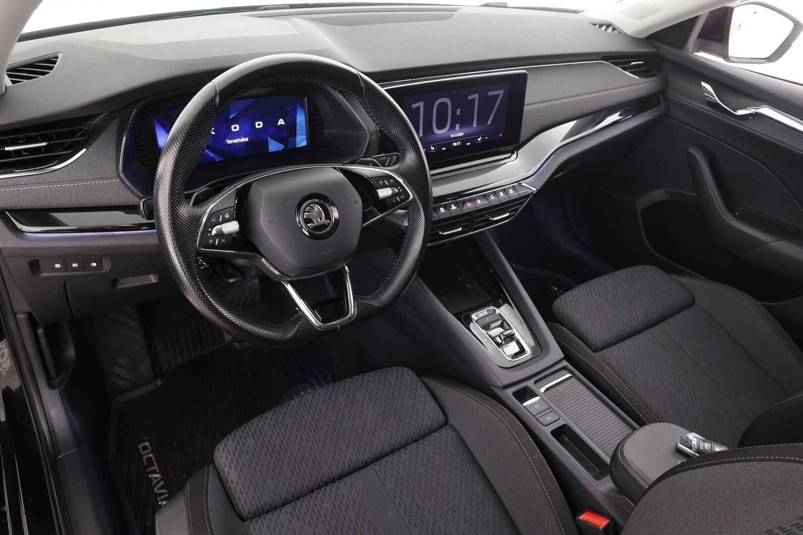 Skoda Octavia 2022 Combi 2.0 TDI 150 4x4 Style DSG . *  ACC  /  Webasto / Matrix LED  /  P.Kamera  /  Koukku  /  Hierovat penkit / Navi * - Suomi-auto / Merkkihuollettu / Kahdet renkaat