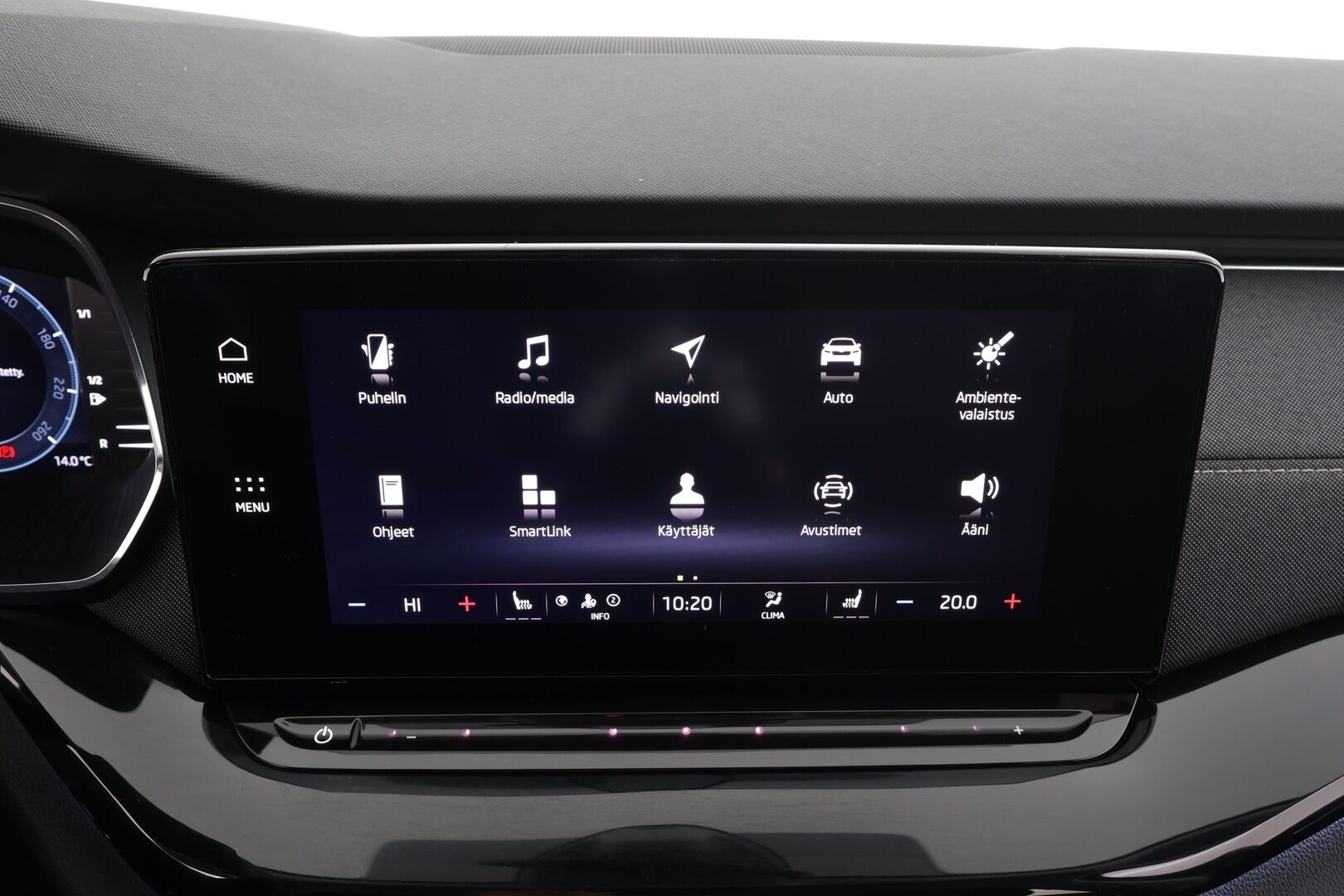 Skoda Octavia 2022 Combi 2.0 TDI 150 4x4 Style DSG . *  ACC  /  Webasto / Matrix LED  /  P.Kamera  /  Koukku  /  Hierovat penkit / Navi * - Suomi-auto / Merkkihuollettu / Kahdet renkaat