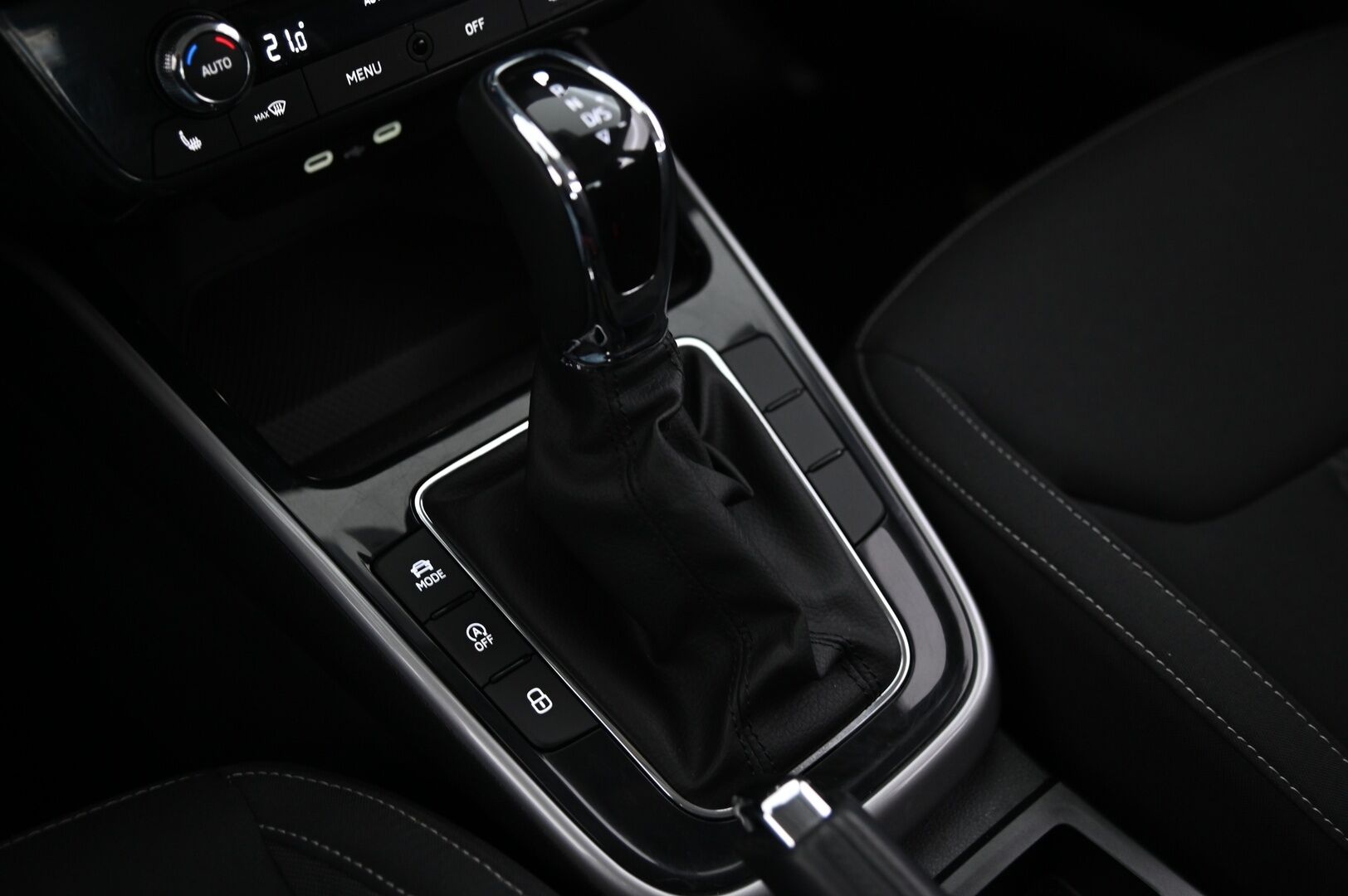 Skoda Fabia 2022 1.5 TSI Style DSG Autom. *Adapt vakkari / Vetokoukku / Erikoisväri / Ratinlämmitin / Moottorinlämmitin* - Suomi-auto / 2-Omisteinen / Merkkihuollettu - HULLUT AVAJAISHULINAT KORKOTARJOUS 3,29 %