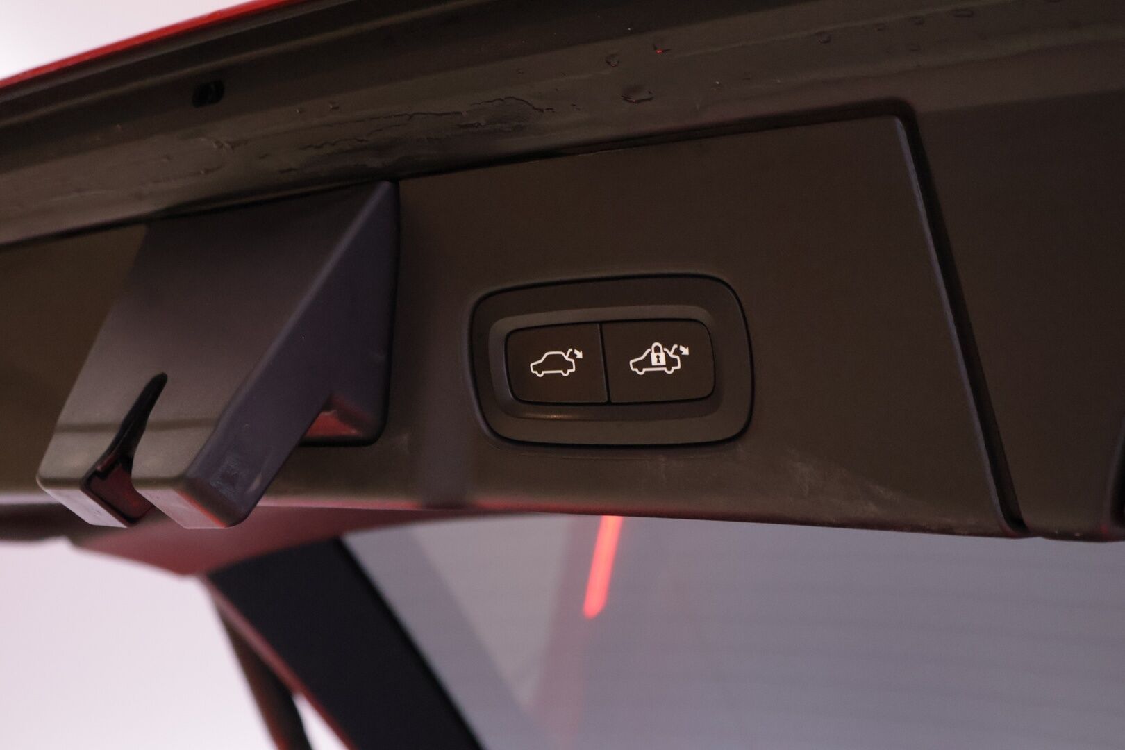 Volvo V90 2018 T8 AWD R-Design aut - | ACC | LED | Pilot Assist | Kaistavahti | VOC | Lohko | P.Kamera | Lämm.Ratti | S.Luukku | Sähkös. Istuimet | - KORKO VAIN 3,99 %