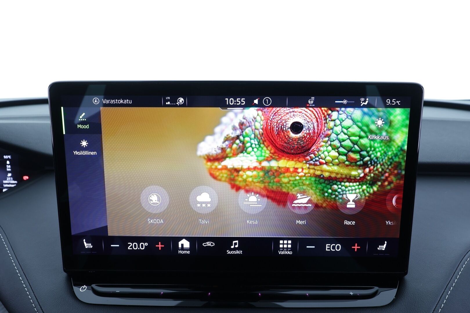 Skoda Enyaq 2023 80x 4x4 SportLine iV * ACC / ILP / Koukku / Skoda Crystal Matrix-LED / Muistipenkki / P.Kamera / Keyless / Apple&Android * - 1.Om Suomi-auto / Kahdet Renkaat / Koti & Kauppaaturi - HULLUT AVAJAISHULINAT KORKOTARJOUS 3,29 %