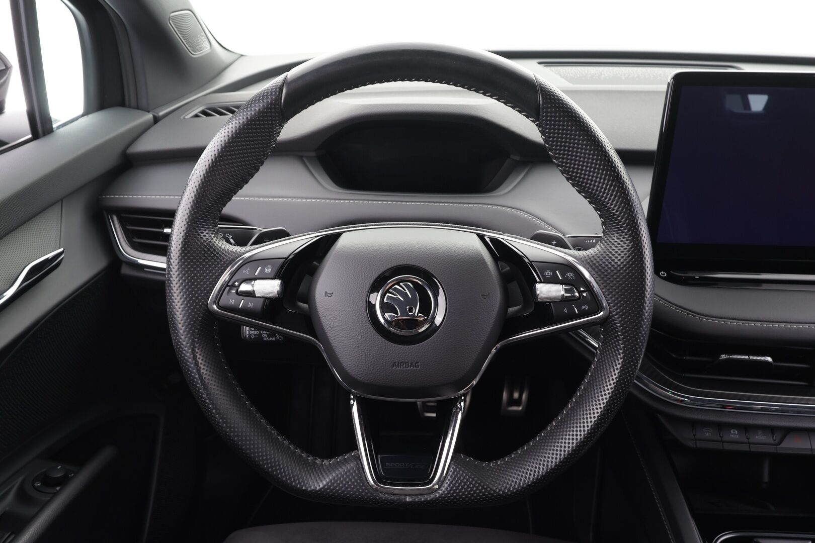 Skoda Enyaq 2023 80x 4x4 SportLine iV * ACC / ILP / Koukku / Skoda Crystal Matrix-LED / Muistipenkki / P.Kamera / Keyless / Apple&Android * - 1.Om Suomi-auto / Kahdet Renkaat / Koti & Kauppaaturi - HULLUT AVAJAISHULINAT KORKOTARJOUS 3,29 %