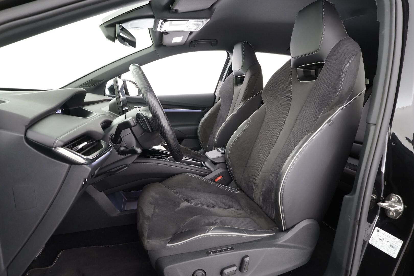 Skoda Enyaq 2023 80x 4x4 SportLine iV * ACC / ILP / Koukku / Skoda Crystal Matrix-LED / Muistipenkki / P.Kamera / Keyless / Apple&Android * - 1.Om Suomi-auto / Kahdet Renkaat / Koti & Kauppaaturi - HULLUT AVAJAISHULINAT KORKOTARJOUS 3,29 %