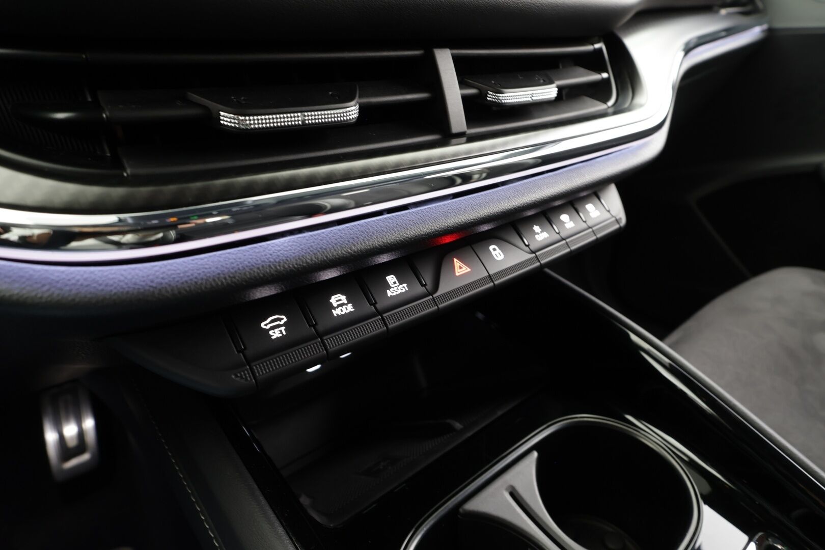 Skoda Enyaq 2023 80x 4x4 SportLine iV * ACC / ILP / Koukku / Skoda Crystal Matrix-LED / Muistipenkki / P.Kamera / Keyless / Apple&Android * - 1.Om Suomi-auto / Kahdet Renkaat / Koti & Kauppaaturi - HULLUT AVAJAISHULINAT KORKOTARJOUS 3,29 %