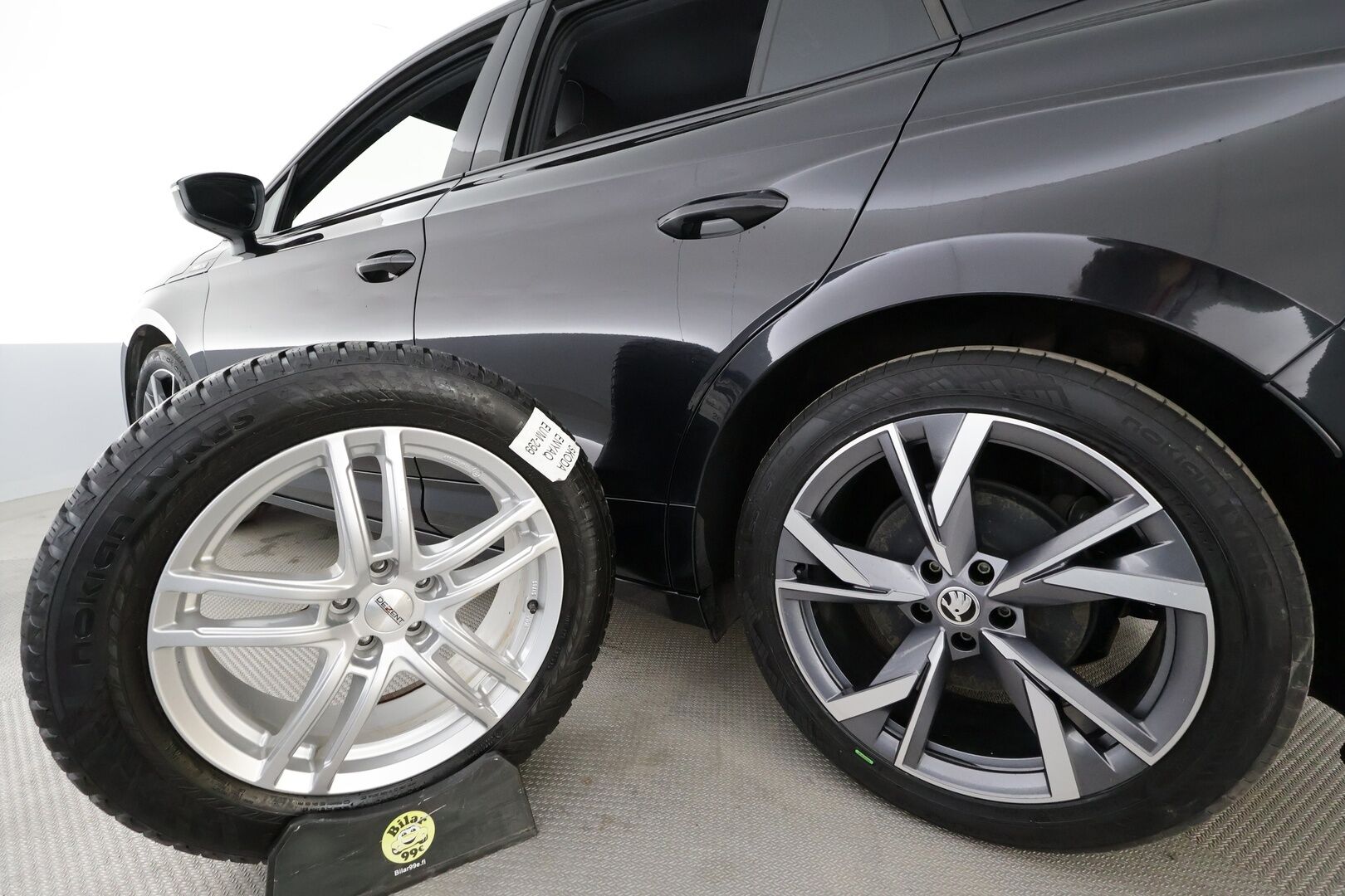 Skoda Enyaq 2023 80x 4x4 SportLine iV * ACC / ILP / Koukku / Skoda Crystal Matrix-LED / Muistipenkki / P.Kamera / Keyless / Apple&Android * - 1.Om Suomi-auto / Kahdet Renkaat / Koti & Kauppaaturi - HULLUT AVAJAISHULINAT KORKOTARJOUS 3,29 %