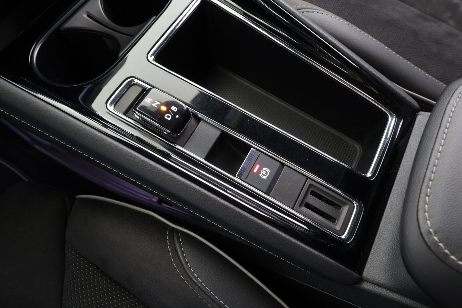 Skoda Enyaq 2023 80x 4x4 SportLine iV * ACC / ILP / Koukku / Skoda Crystal Matrix-LED / Muistipenkki / P.Kamera / Keyless / Apple&Android * - 1.Om Suomi-auto / Kahdet Renkaat / Koti & Kauppaaturi - HULLUT AVAJAISHULINAT KORKOTARJOUS 3,29 %