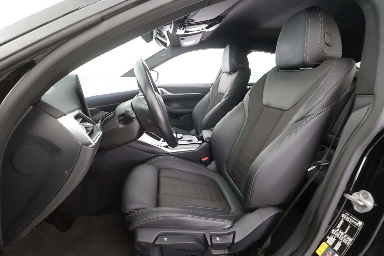 BMW i4 2023 eDrive35 - | ACC | Akkukäyttöine | Koukku | Hifit | P.kamera | Sporttipenkit | Widescreen | Puolinahat | 1.Om Suomi-auto | Kahdet Renkaat | Merkkihuollettu |