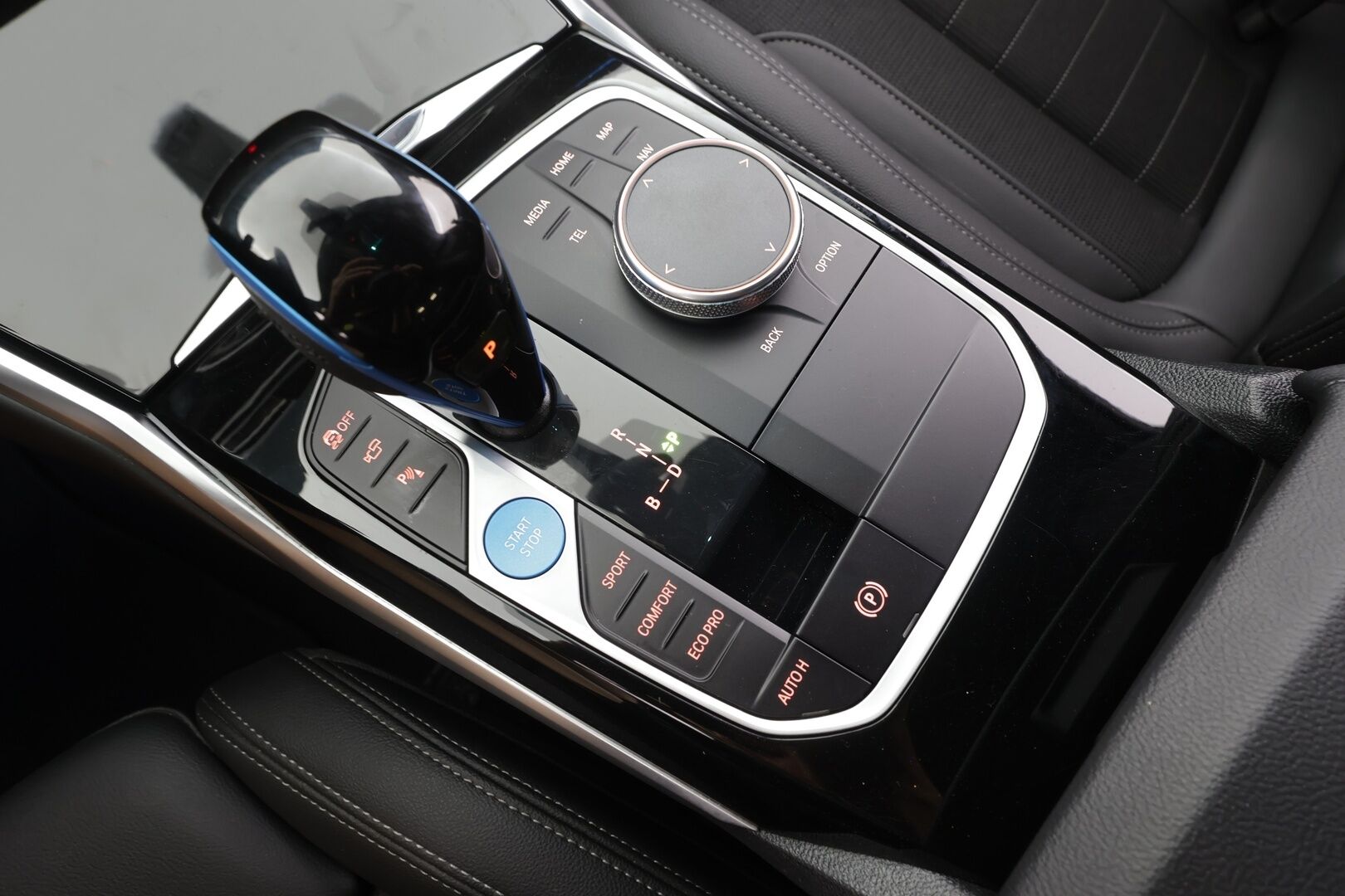 BMW i4 2023 eDrive35 - | ACC | Akkukäyttöine | Koukku | Hifit | P.kamera | Sporttipenkit | Widescreen | Puolinahat | 1.Om Suomi-auto | Kahdet Renkaat | Merkkihuollettu |