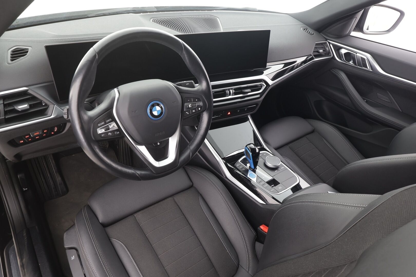 BMW i4 2023 eDrive35 - | ACC | Akkukäyttöine | Koukku | Hifit | P.kamera | Sporttipenkit | Widescreen | Puolinahat | 1.Om Suomi-auto | Kahdet Renkaat | Merkkihuollettu |