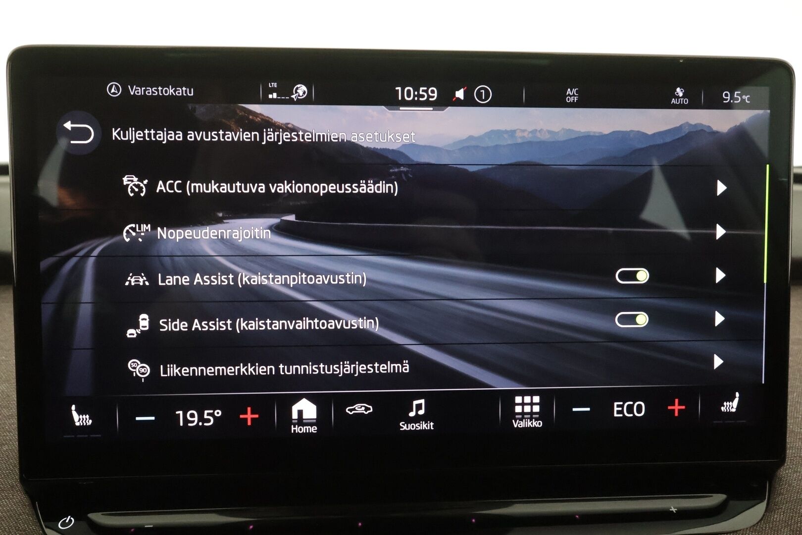 Skoda Enyaq 2023 80x 4x4 iV * ACC / ILP / Matrix-LED / Panorama / Muistipenkit / P.kamera / Keyless / Apple&Android * - 1.Om Suomi-Auto / Kahdet Renkaat
