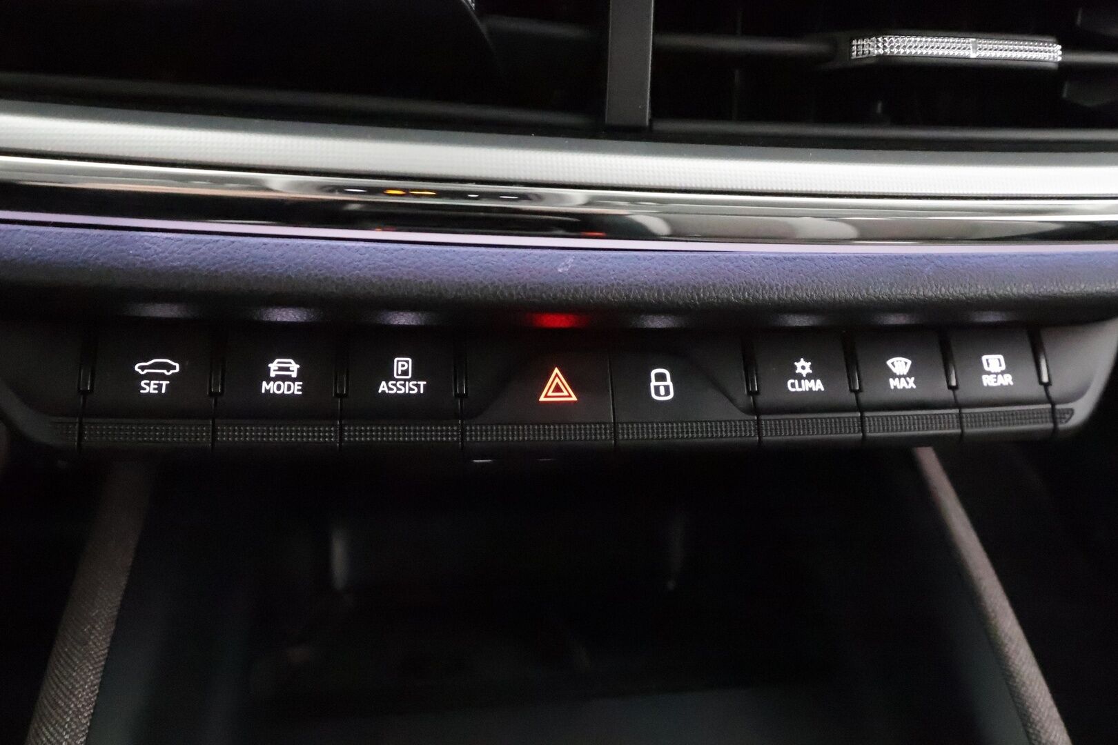 Skoda Enyaq 2023 80x 4x4 iV * ACC / ILP / Matrix-LED / Panorama / Muistipenkit / P.kamera / Keyless / Apple&Android * - 1.Om Suomi-Auto / Kahdet Renkaat