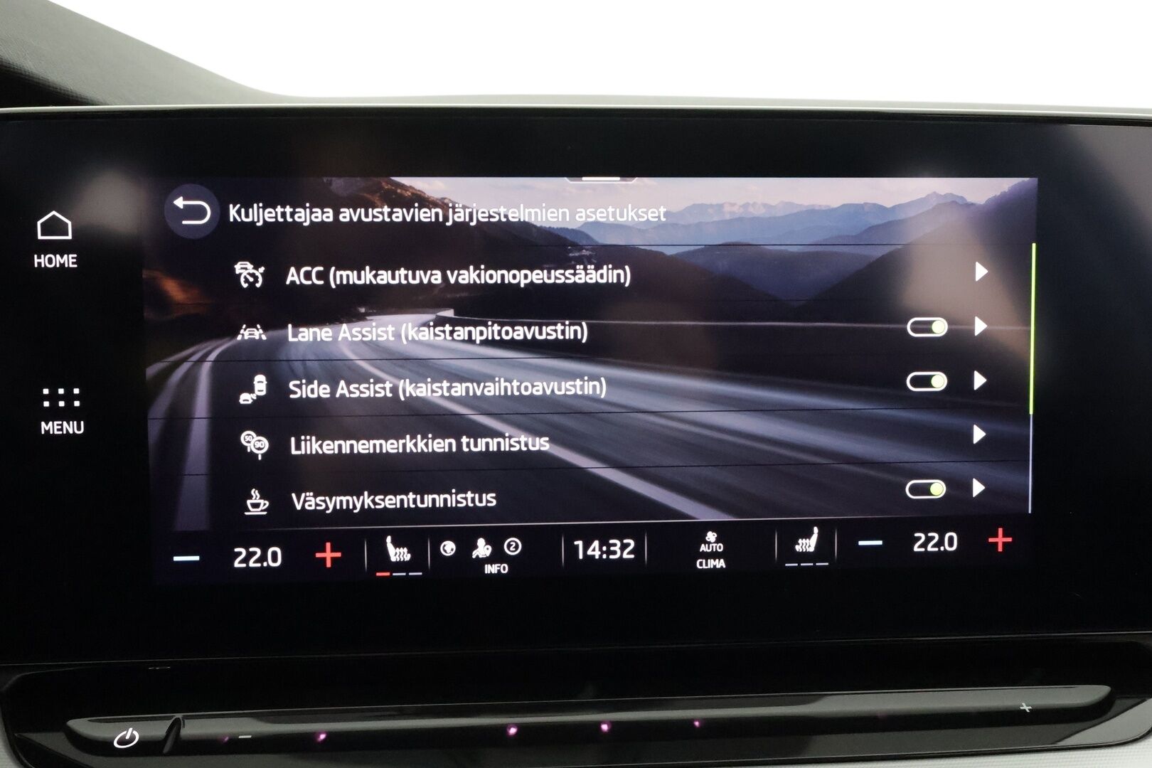 Skoda Octavia 2023 Combi 1.5 TSI Style eTEC DSG * Koukku / ACC / Webasto / Matrix-LED /  P.Kamera / Smartlink / Keyless * - 1-om Suomi-auto / Kahdet renkaat aluvanteilla / Merkkihuollot