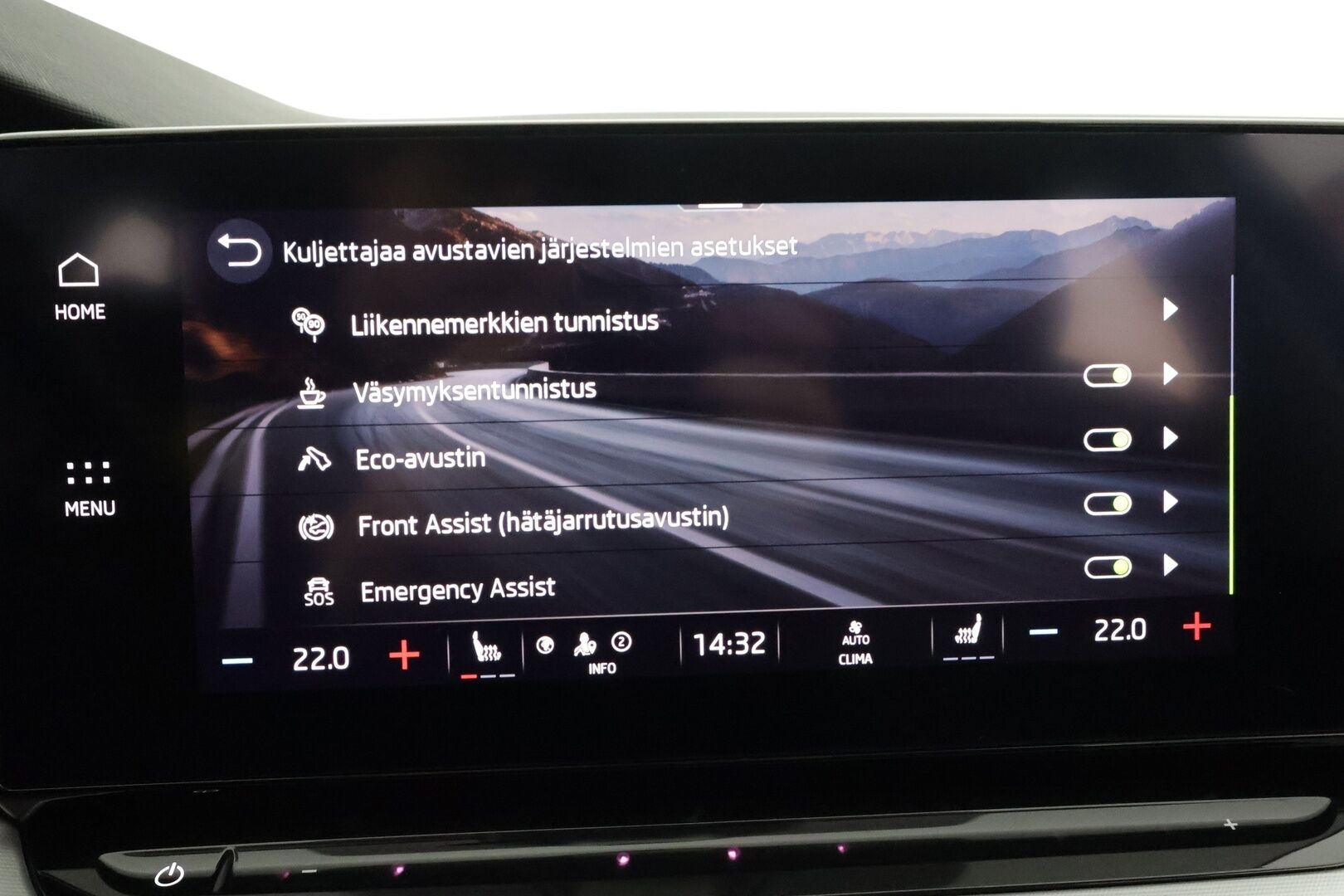 Skoda Octavia 2023 Combi 1.5 TSI Style eTEC DSG * Koukku / ACC / Webasto / Matrix-LED /  P.Kamera / Smartlink / Keyless * - 1-om Suomi-auto / Kahdet renkaat aluvanteilla / Merkkihuollot