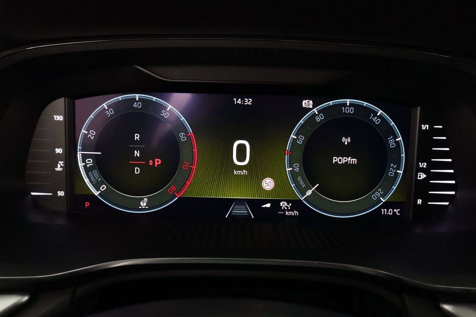 Skoda Octavia 2023 Combi 1.5 TSI Style eTEC DSG * Koukku / ACC / Webasto / Matrix-LED /  P.Kamera / Smartlink / Keyless * - 1-om Suomi-auto / Kahdet renkaat aluvanteilla / Merkkihuollot